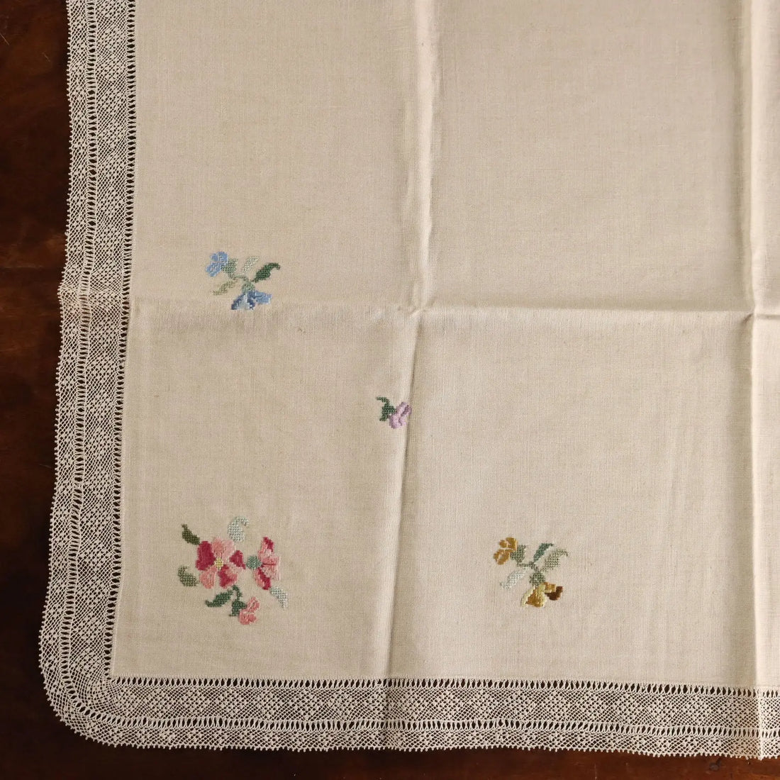 Linen Table Set Embroideries Cross-Stitch Italy 33 x 21 In