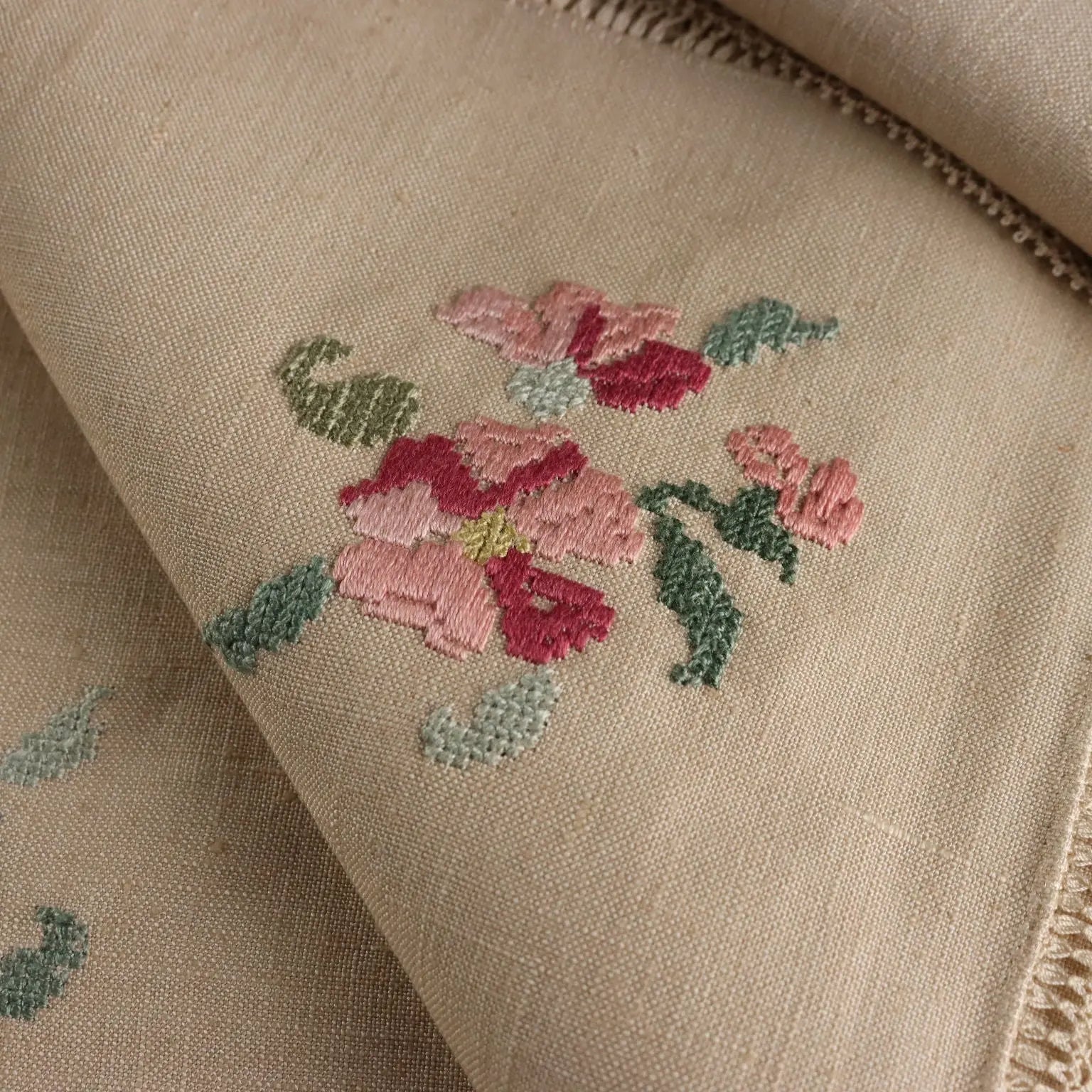 Linen Table Set Embroideries Cross-Stitch Italy 33 x 21 In