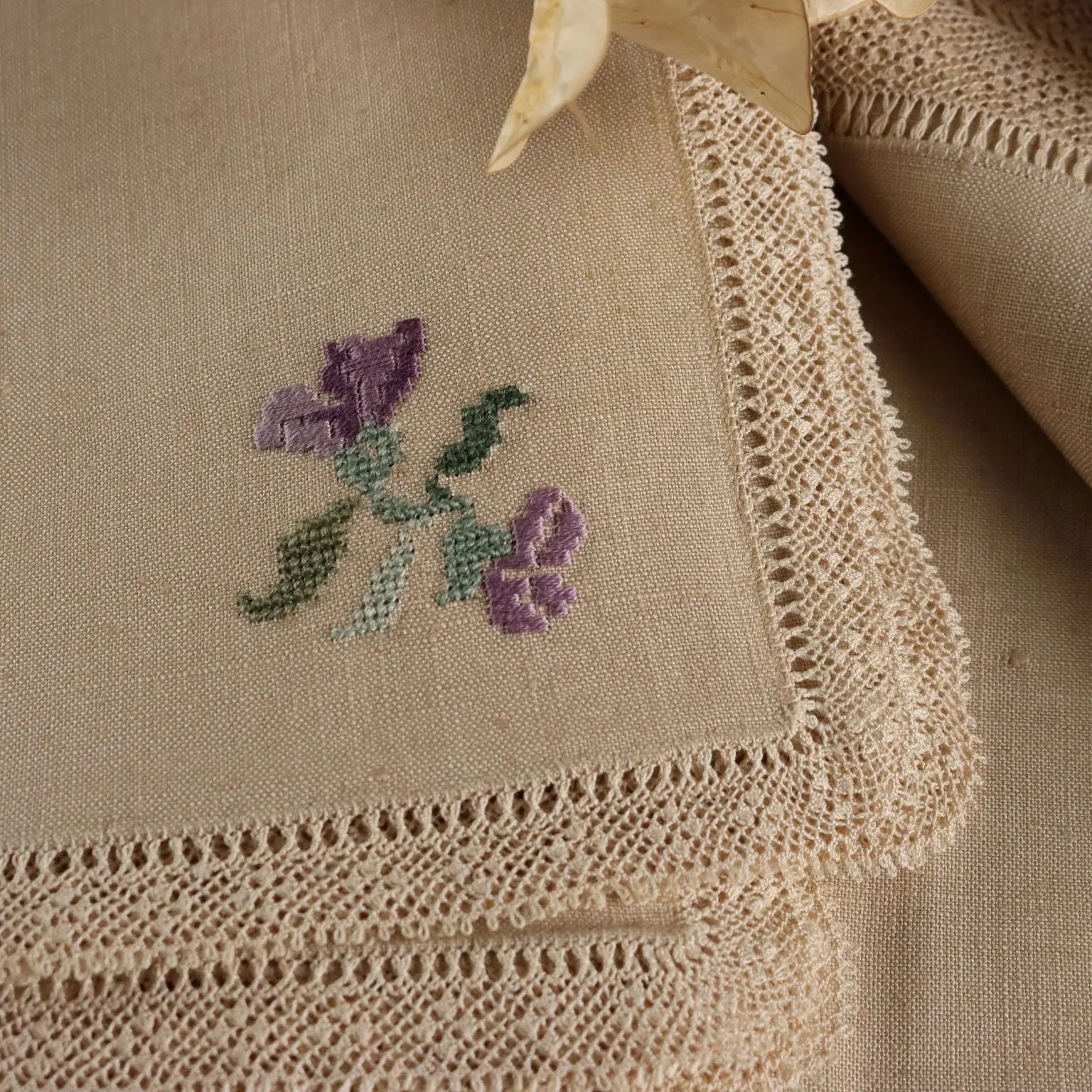 Linen Table Set Embroideries Cross-Stitch Italy 33 x 21 In