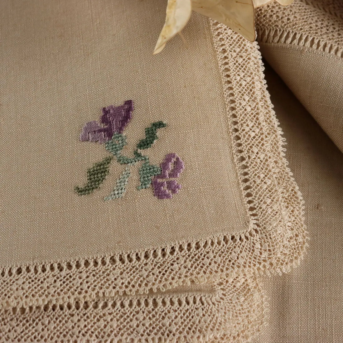Linen Table Set Embroideries Cross-Stitch Italy 33 x 21 In
