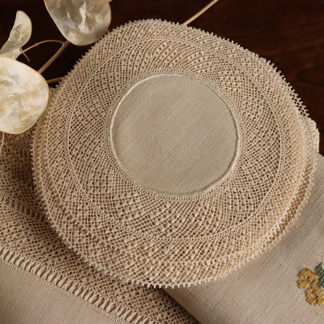 Linen Table Set Embroideries Cross-Stitch Italy 33 x 21 In