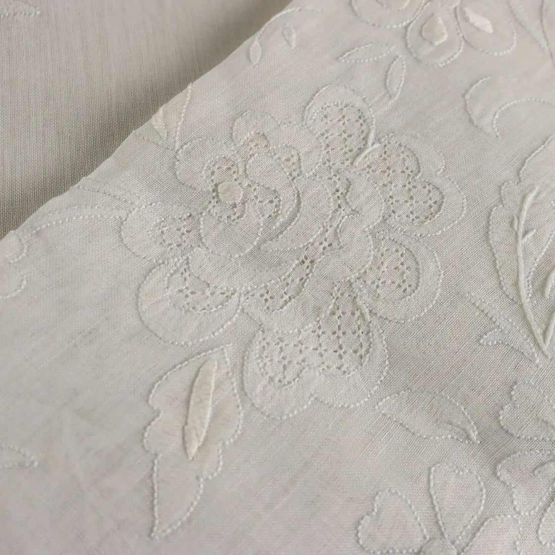 Linen Tablecloth with 12 Napkins and 12 Tea Napkins Italy
