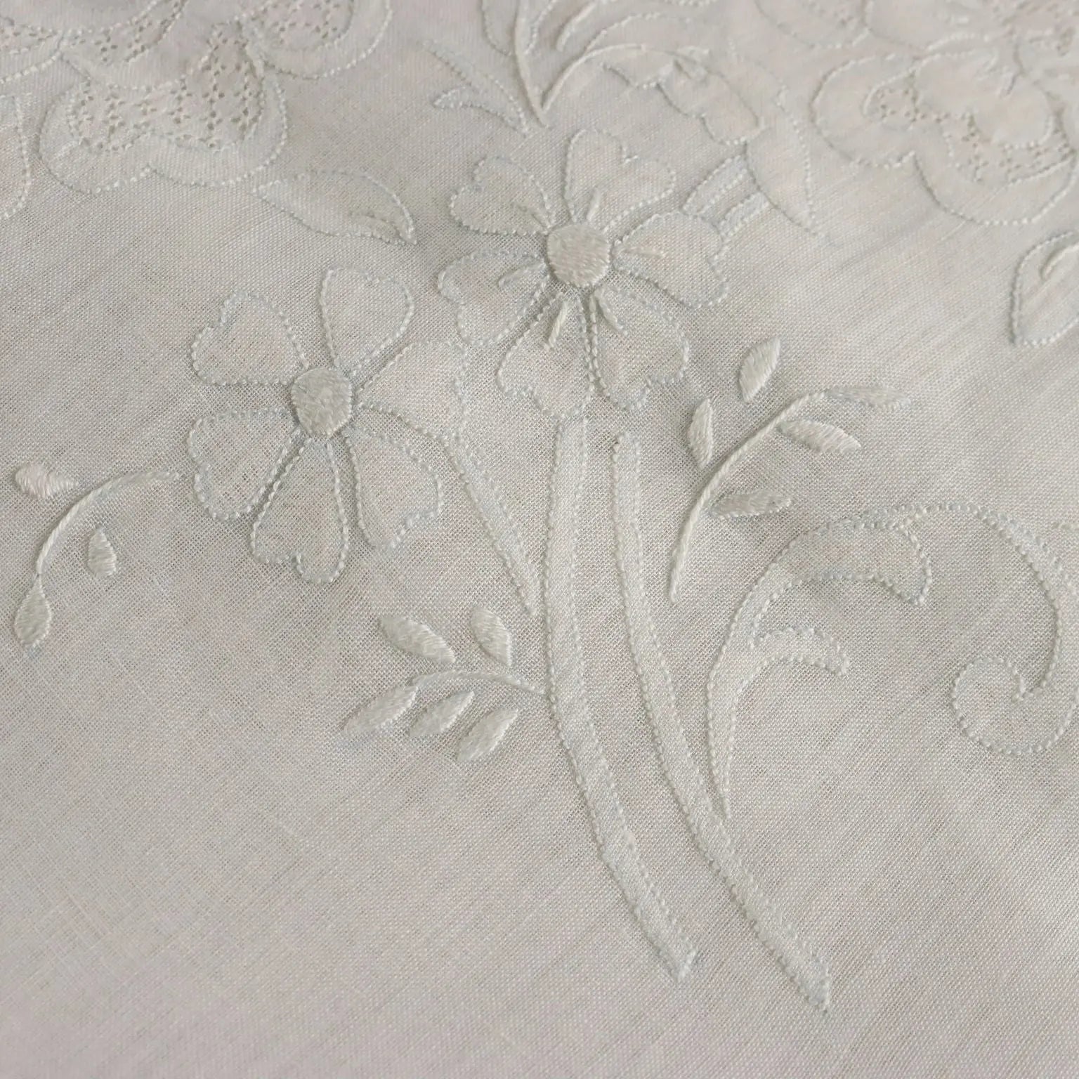 Linen Tablecloth with 12 Napkins and 12 Tea Napkins Italy