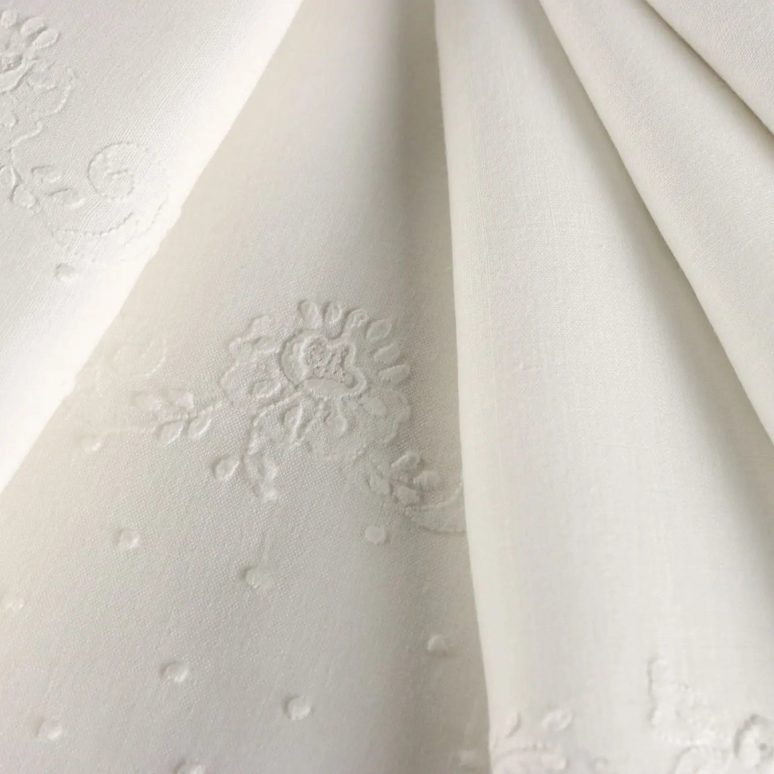 Linen Double Bed Sheet with Floral Embroidery 90 x 105 In