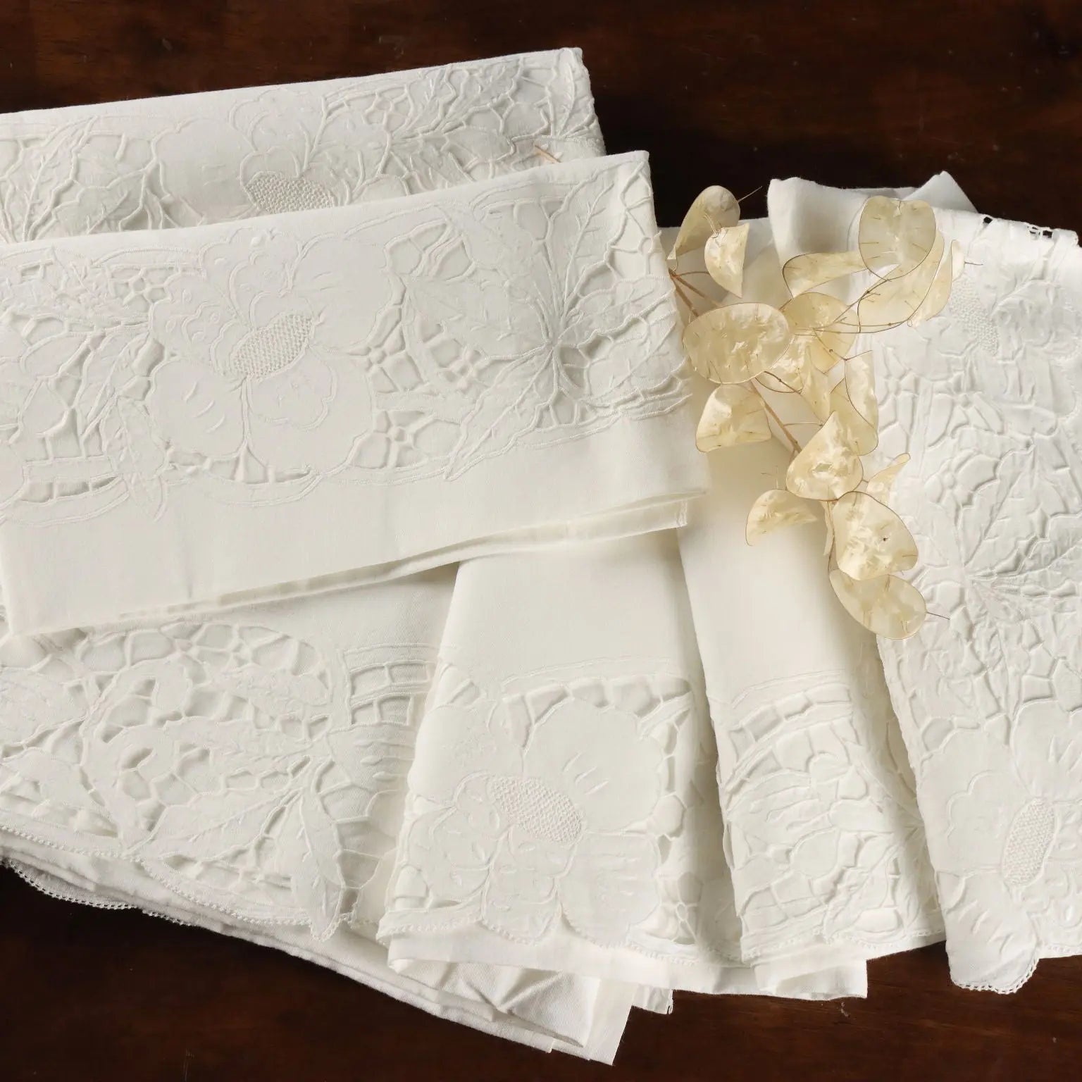 Double Bed Sheeth Cotton Flower Cut 110 x 94 In