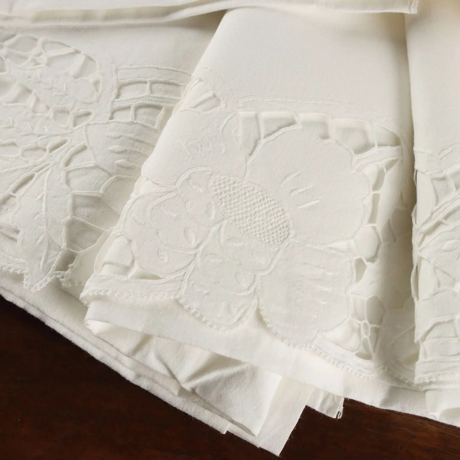 Double Bed Sheeth Cotton Flower Cut 110 x 94 In