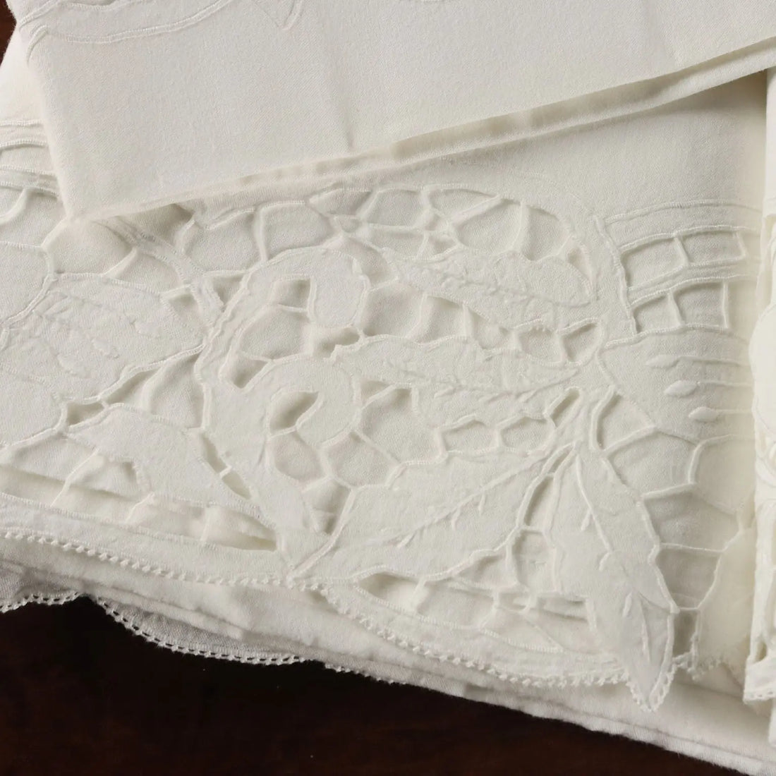 Double Bed Sheeth Cotton Flower Cut 110 x 94 In