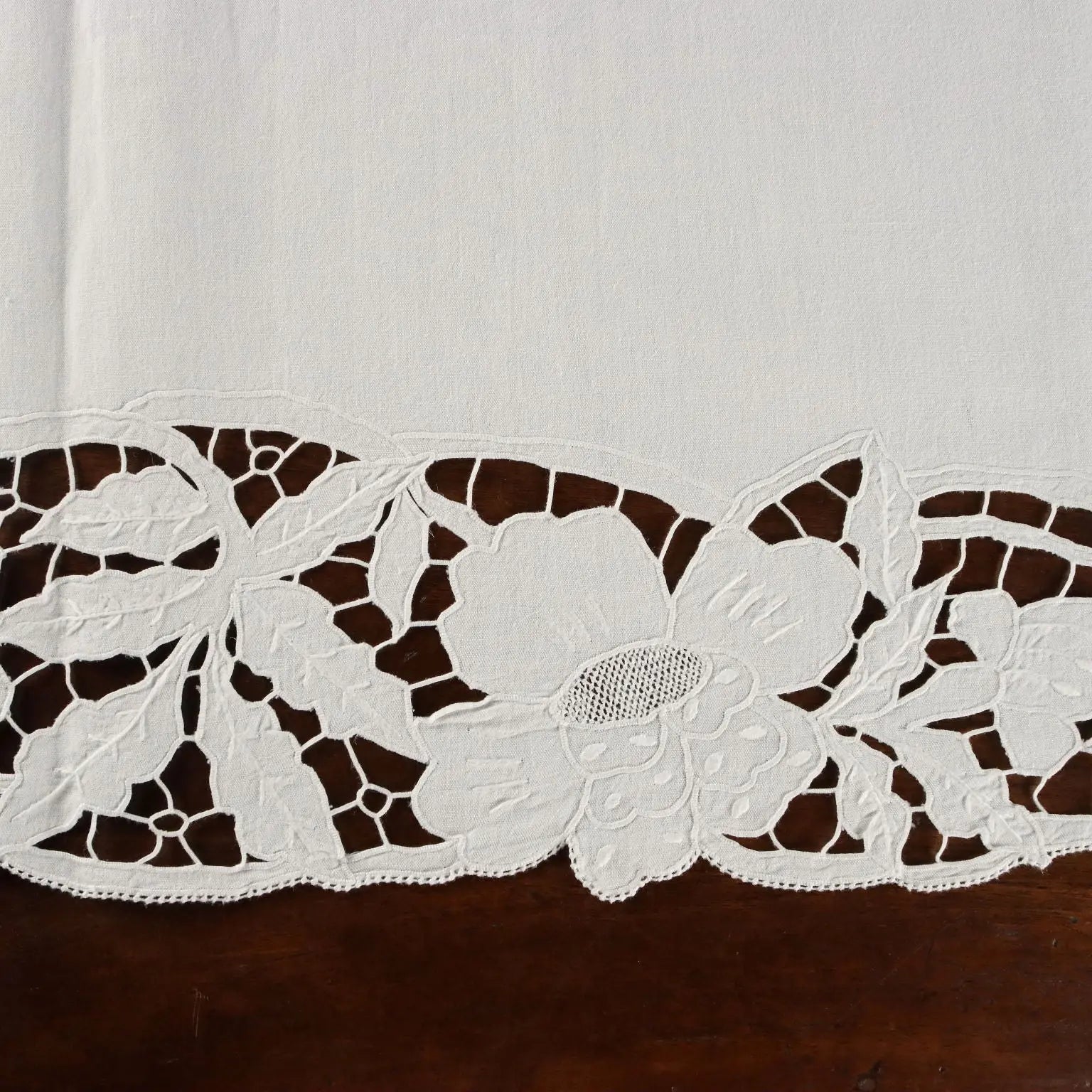 Double Bed Sheeth Cotton Flower Cut 110 x 94 In