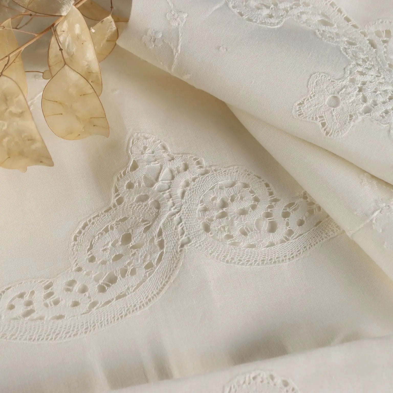 Double Bed Sheeth Linen Pillowcases Flower Embroideries 90 x 110 In