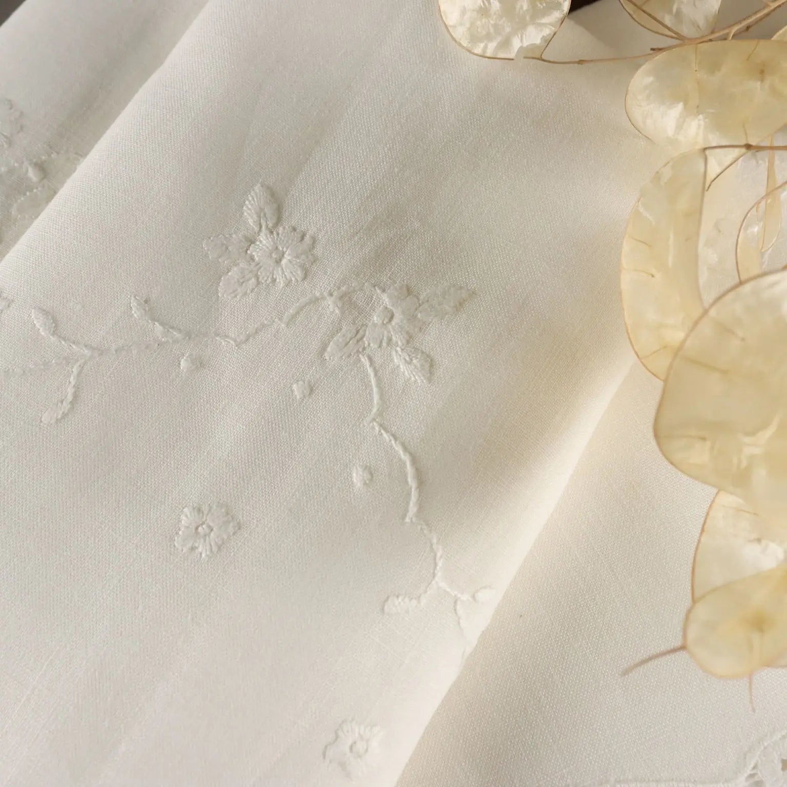 Double Bed Sheeth Linen Pillowcases Flower Embroideries 90 x 110 In