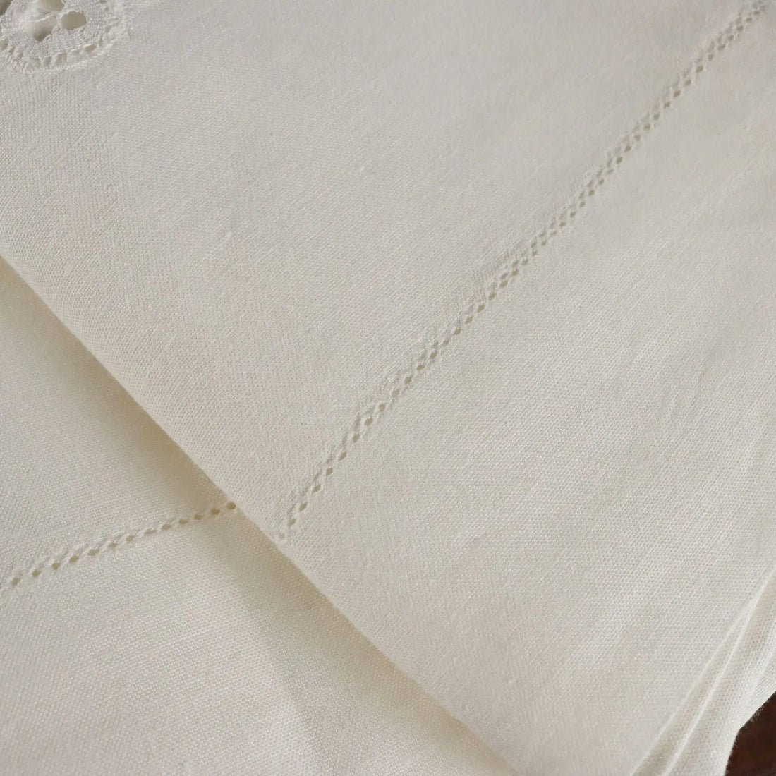 Double Bed Sheeth Linen Pillowcases Flower Embroideries 90 x 110 In