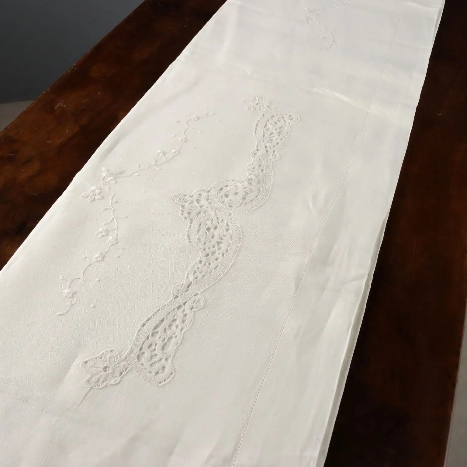 Double Bed Sheeth Linen Pillowcases Flower Embroideries 90 x 110 In