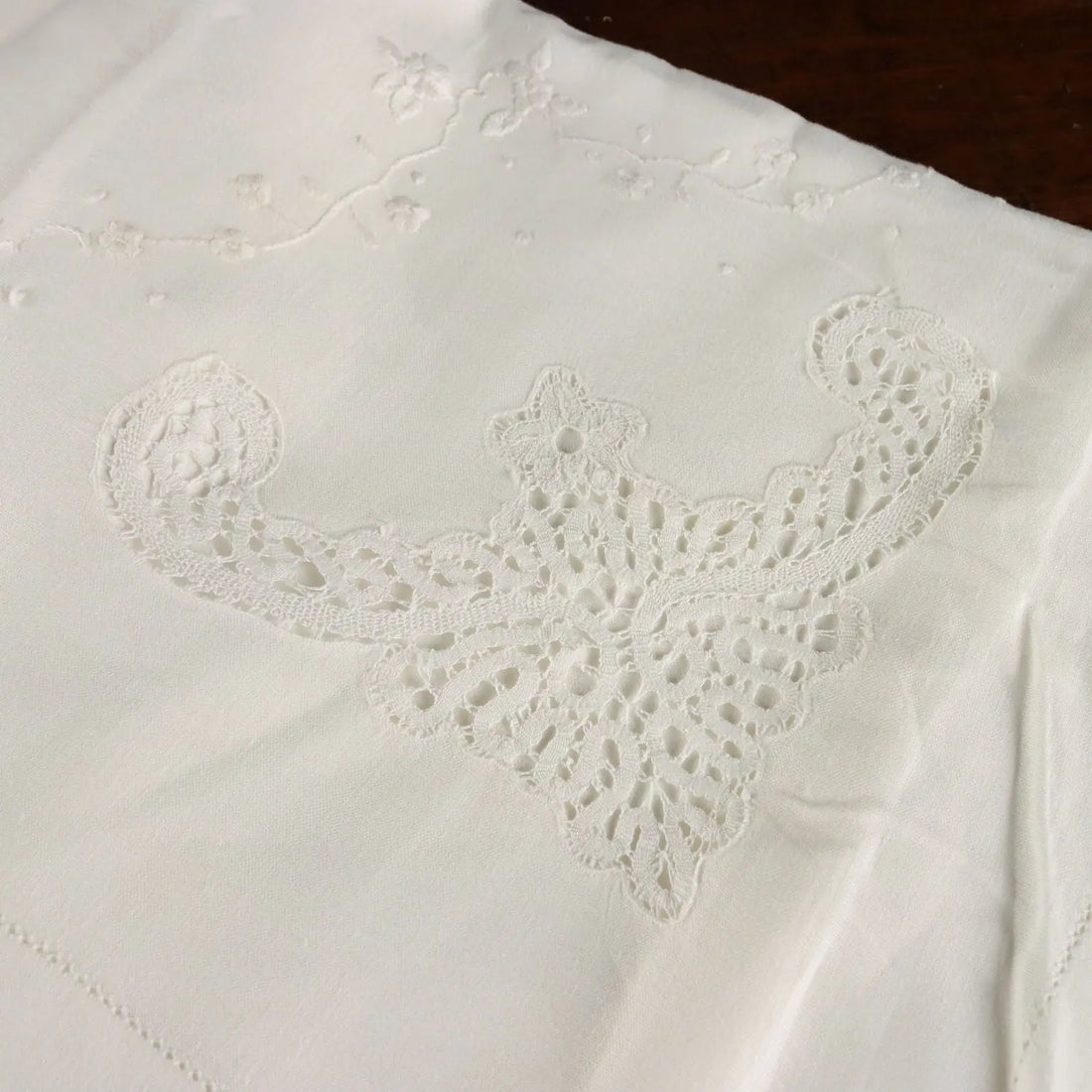 Double Bed Sheeth Linen Pillowcases Flower Embroideries 90 x 110 In