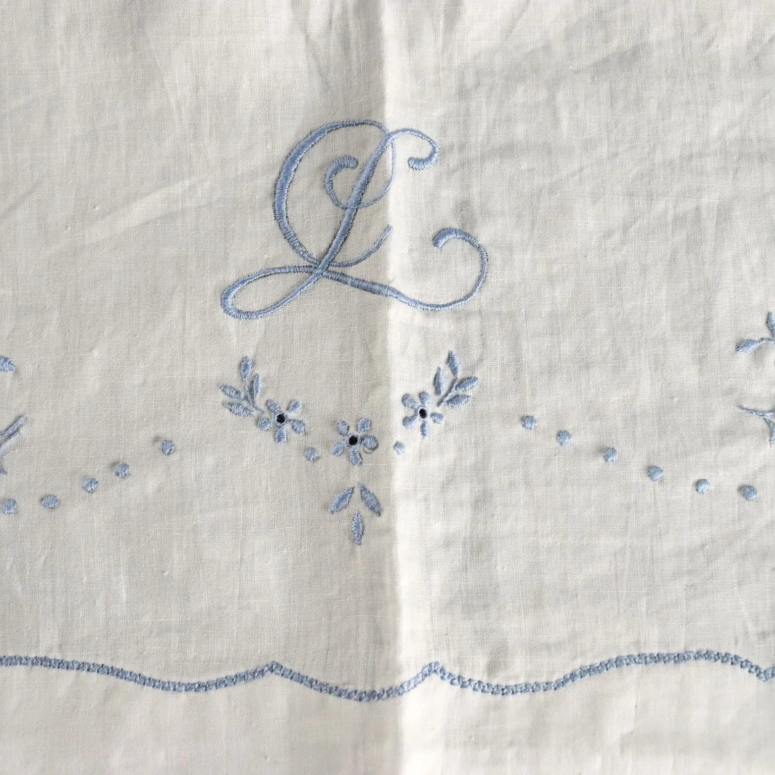 Double Bed Sheeth White Linen Flower Embroidery 118 x 90 In