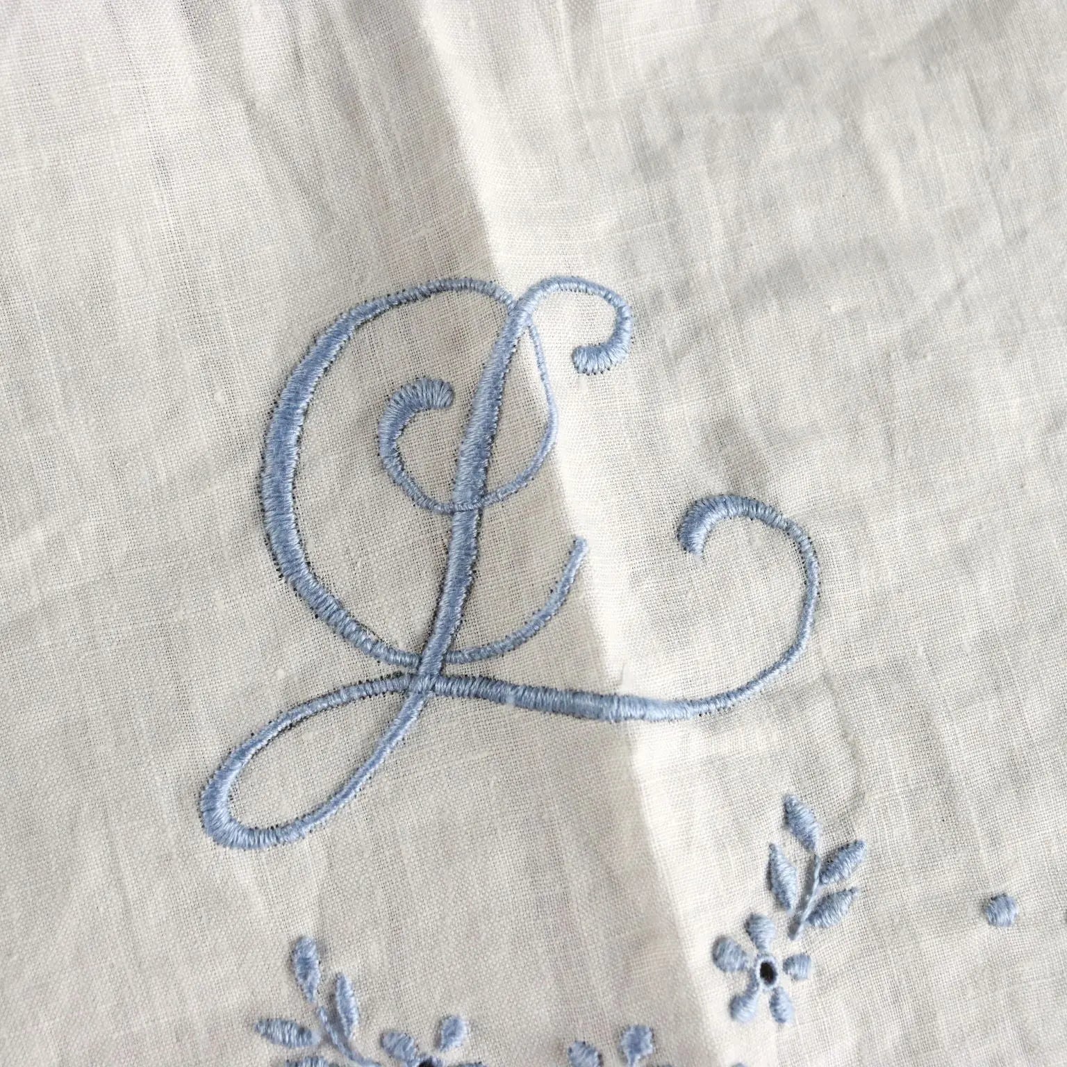 Double Bed Sheeth White Linen Flower Embroidery 118 x 90 In