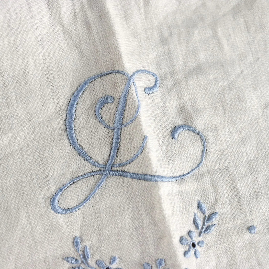 Double Bed Sheeth White Linen Flower Embroidery 118 x 90 In