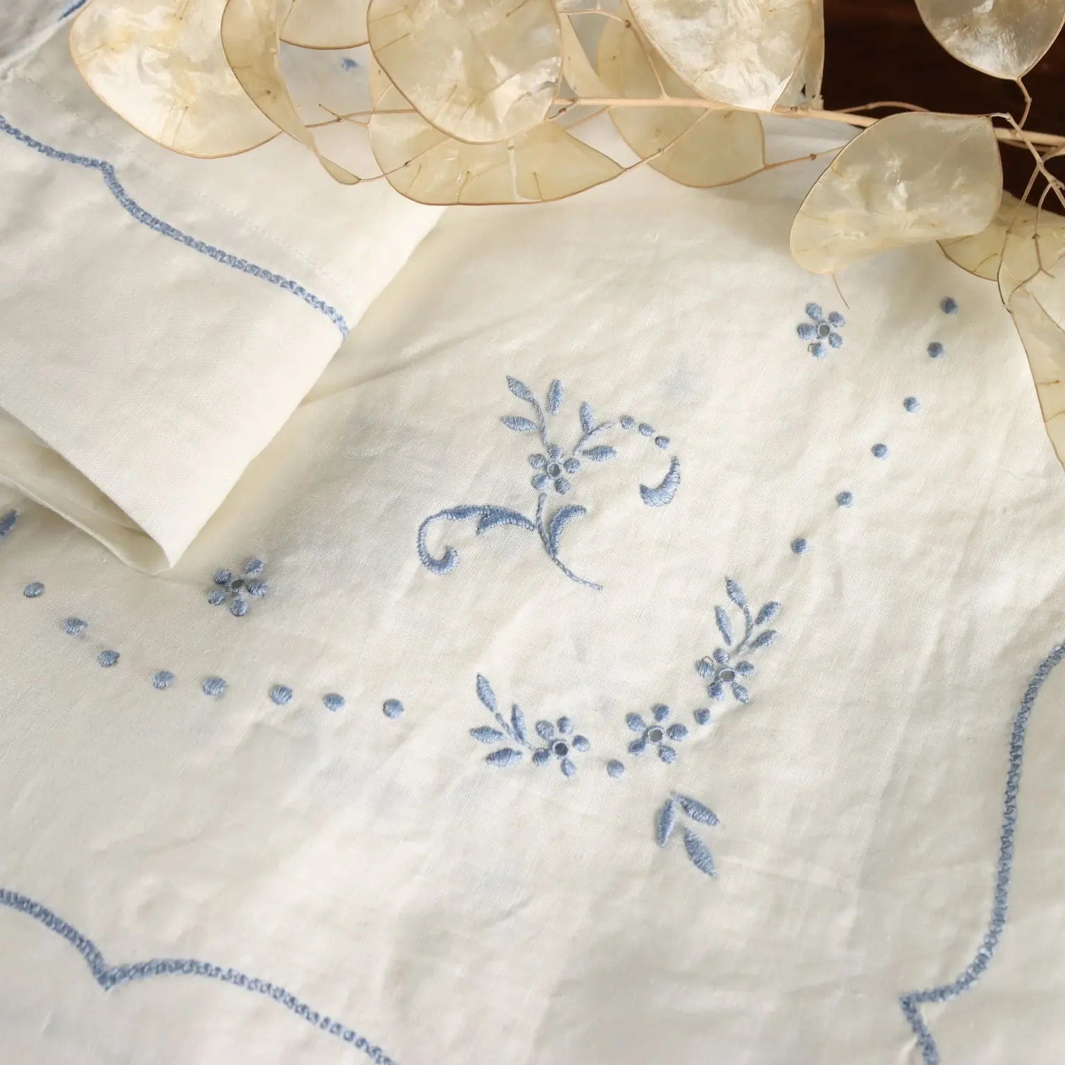 Double Bed Sheeth White Linen Flower Embroidery 118 x 90 In