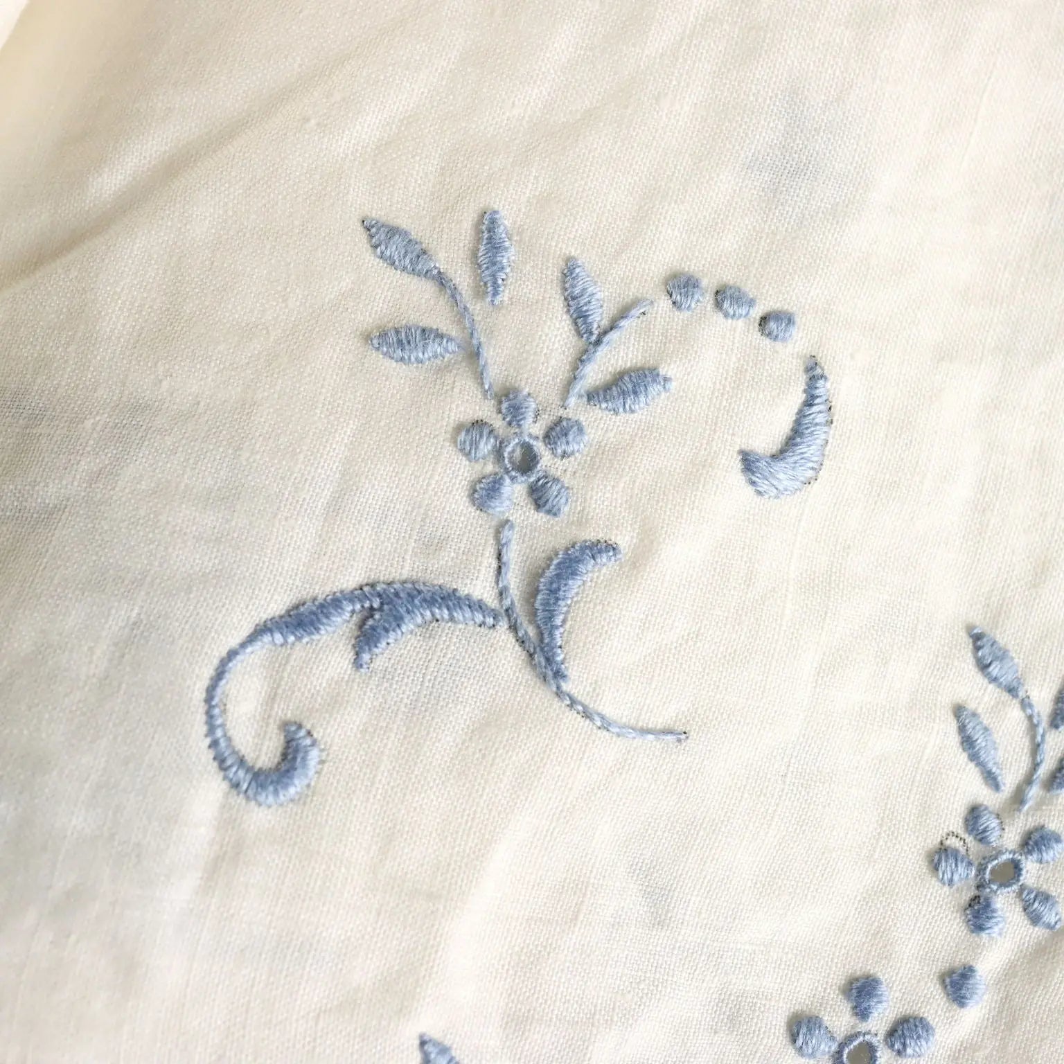 Double Bed Sheeth White Linen Flower Embroidery 118 x 90 In