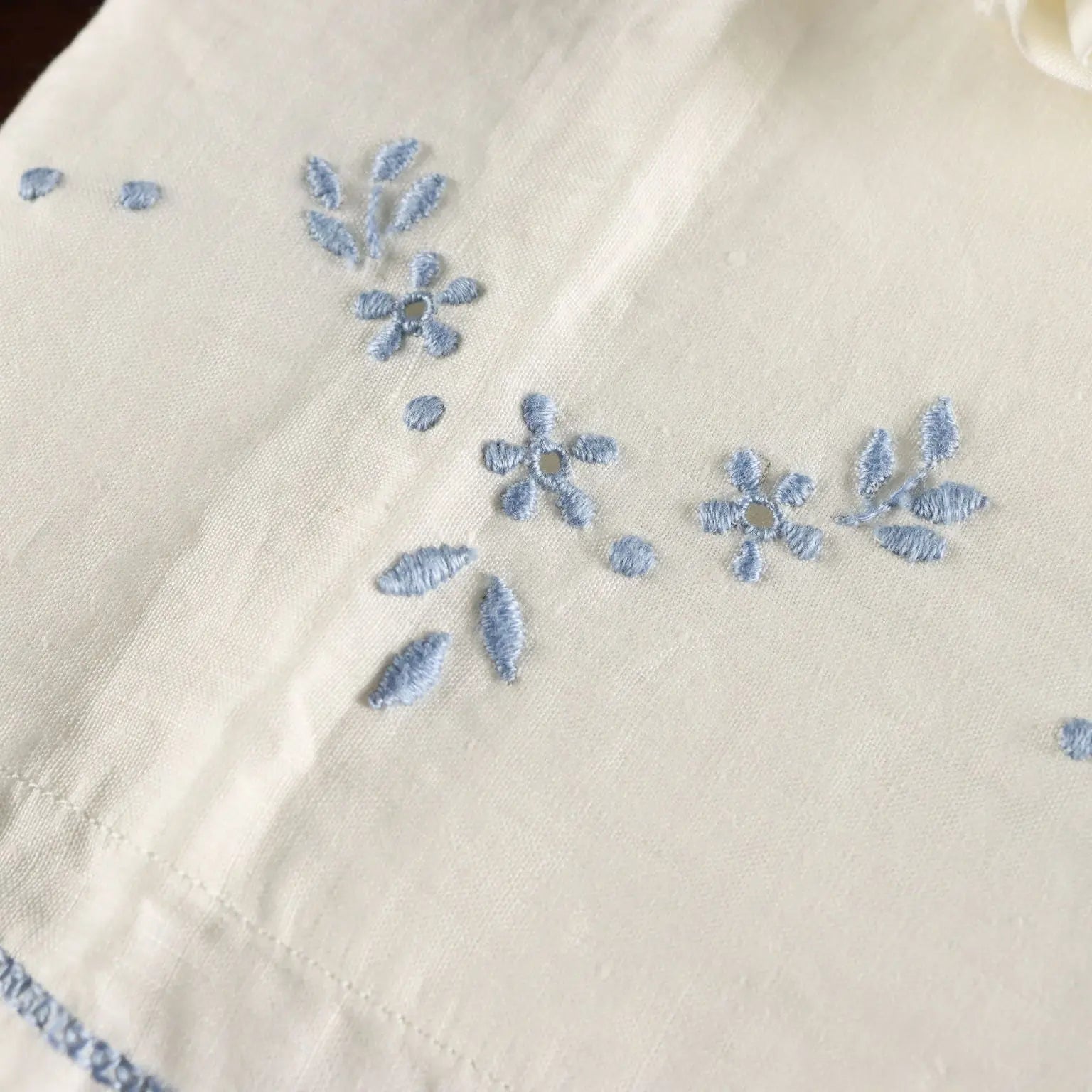 Double Bed Sheeth White Linen Flower Embroidery 118 x 90 In