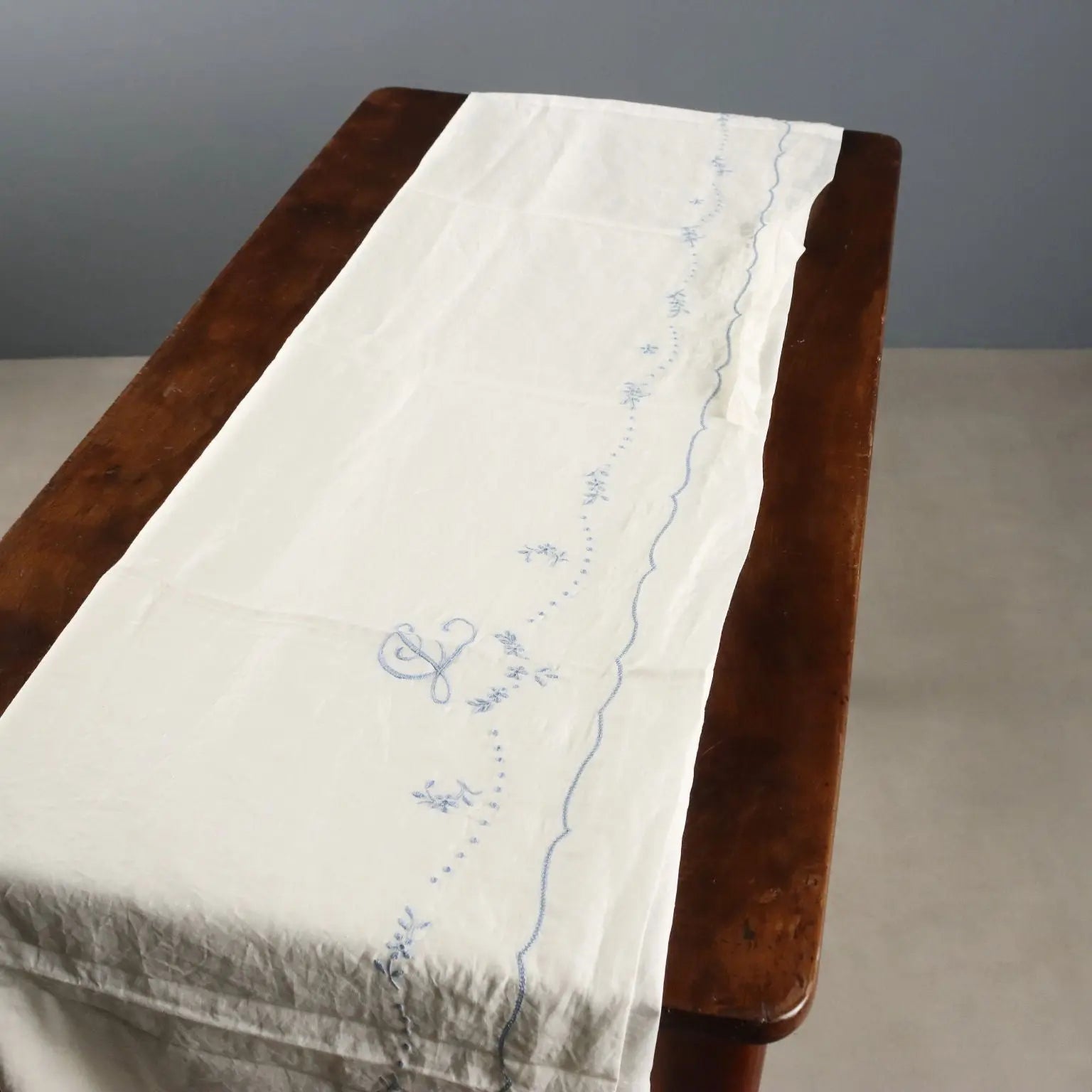 Double Bed Sheeth White Linen Flower Embroidery 118 x 90 In