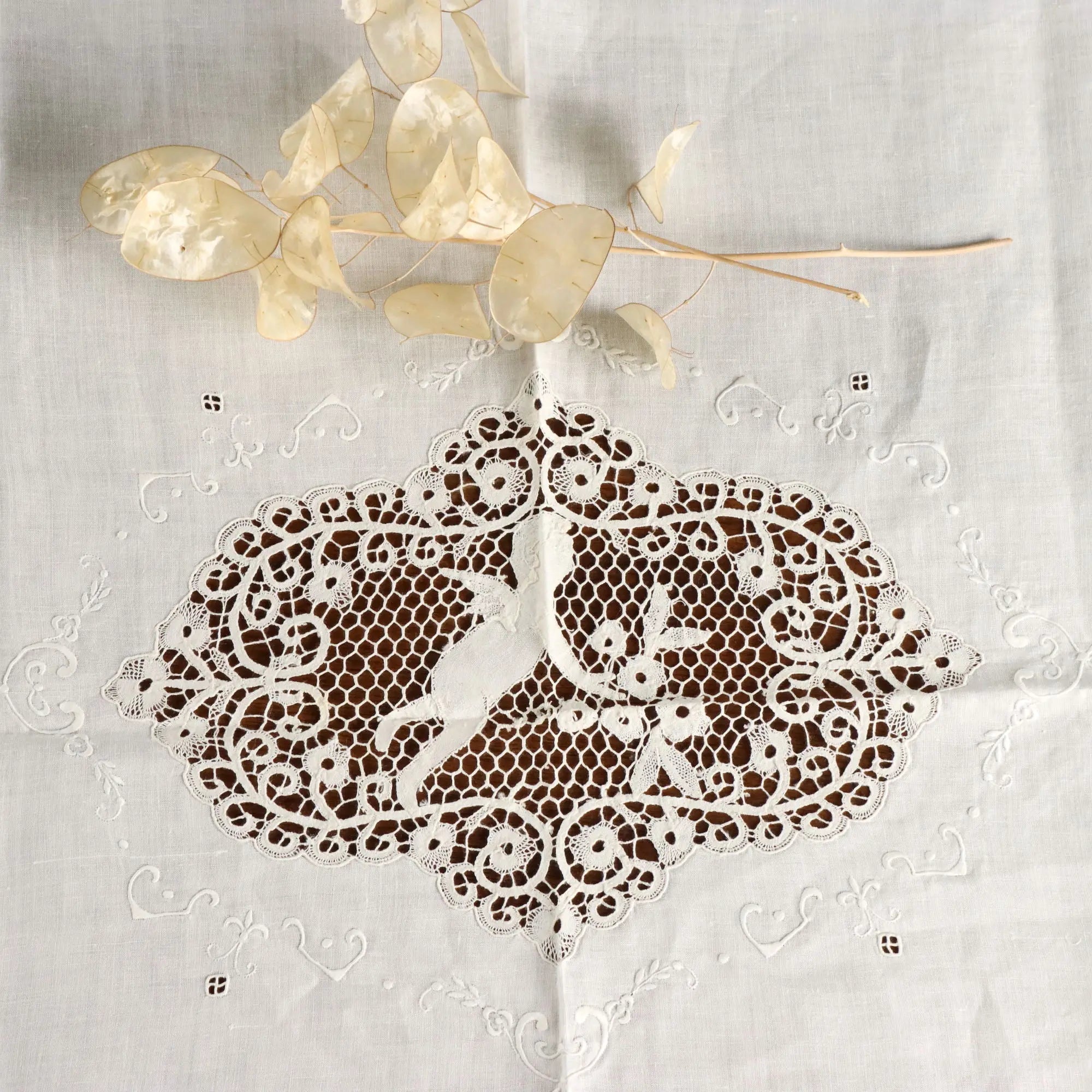 Cantù Linen and Lace Placemat Flower Pattern Second Hand Italy