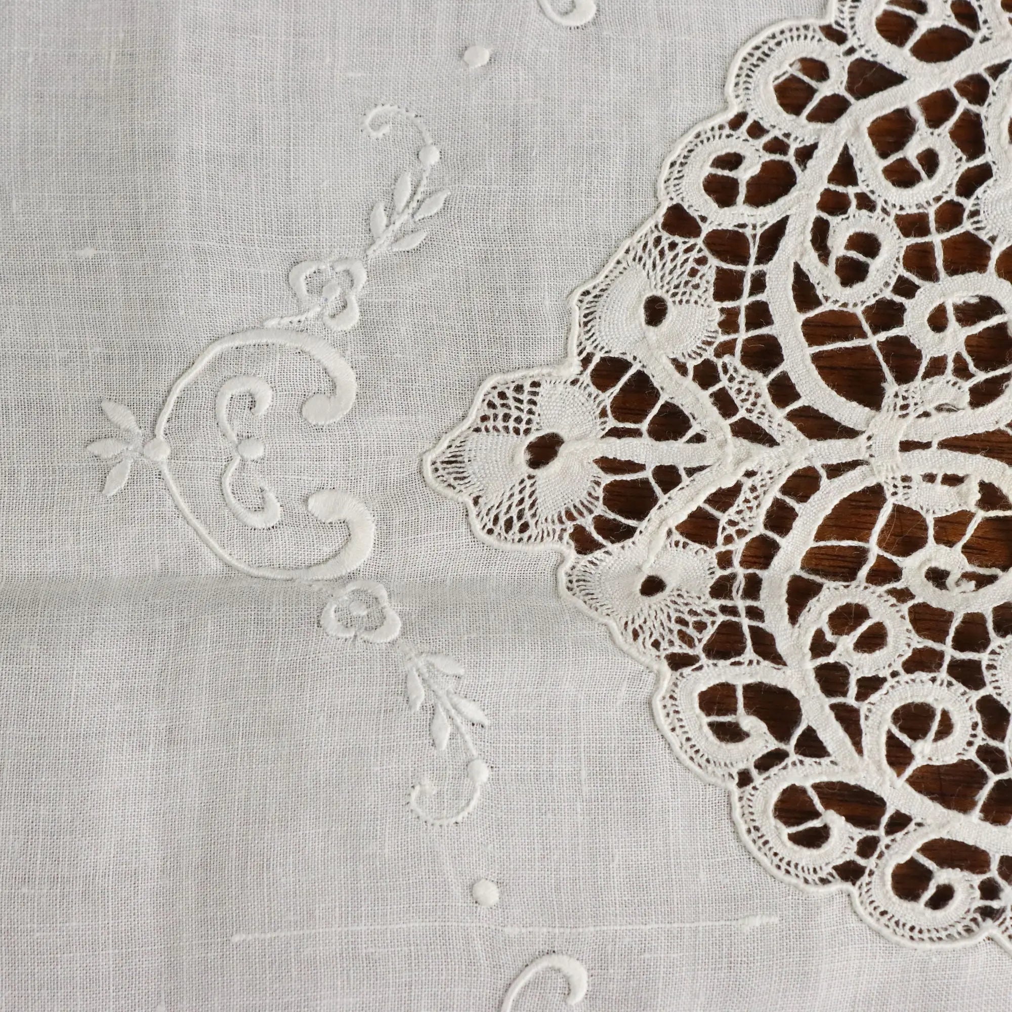 Cantù Linen and Lace Placemat Flower Pattern Second Hand Italy
