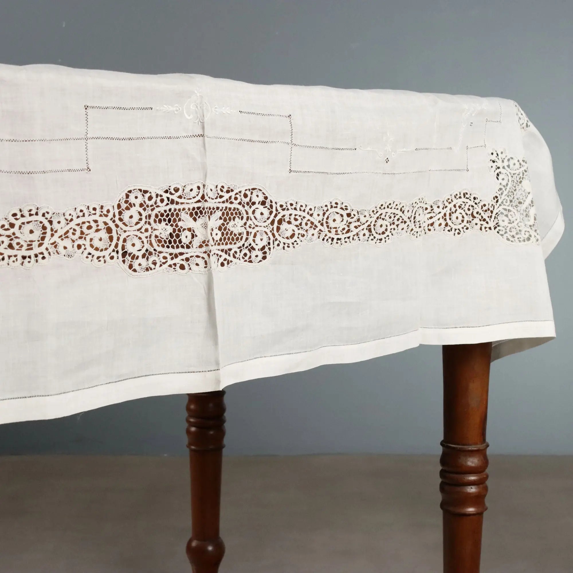 Cantù Linen and Lace Placemat Flower Pattern Second Hand Italy