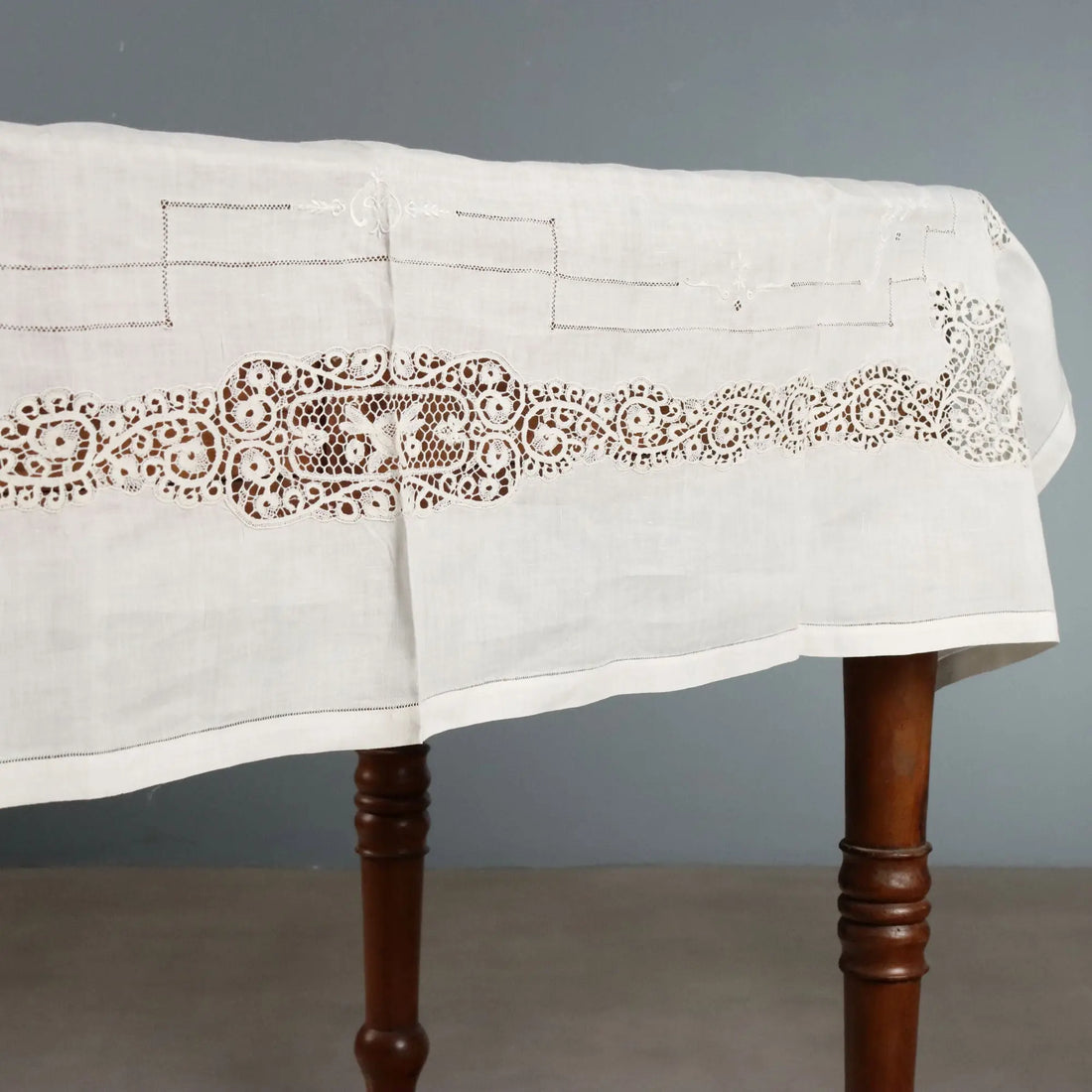 Cantù Linen and Lace Placemat Flower Pattern Second Hand Italy