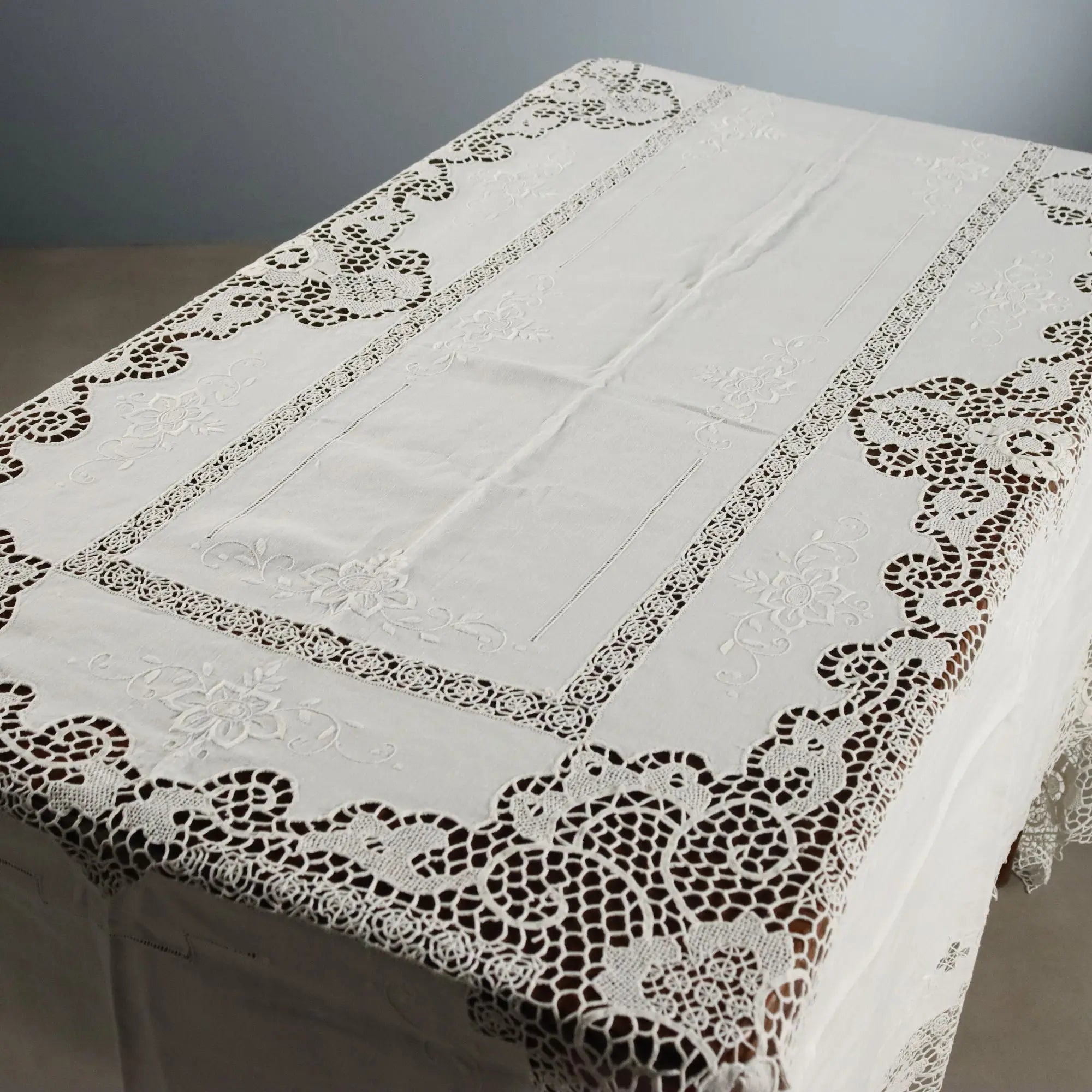 Linen Tablecloth with 10 Napkins Handmade Second Hand Italy