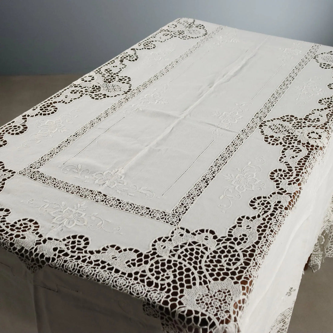 Linen Tablecloth with 10 Napkins Handmade Second Hand Italy
