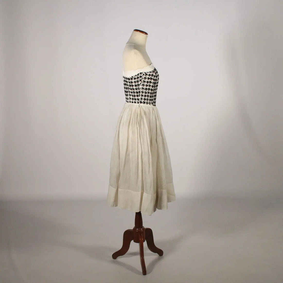 Vintage Dress in Organza Embroidered with Sequins | Clothing & House Linens | Vintage