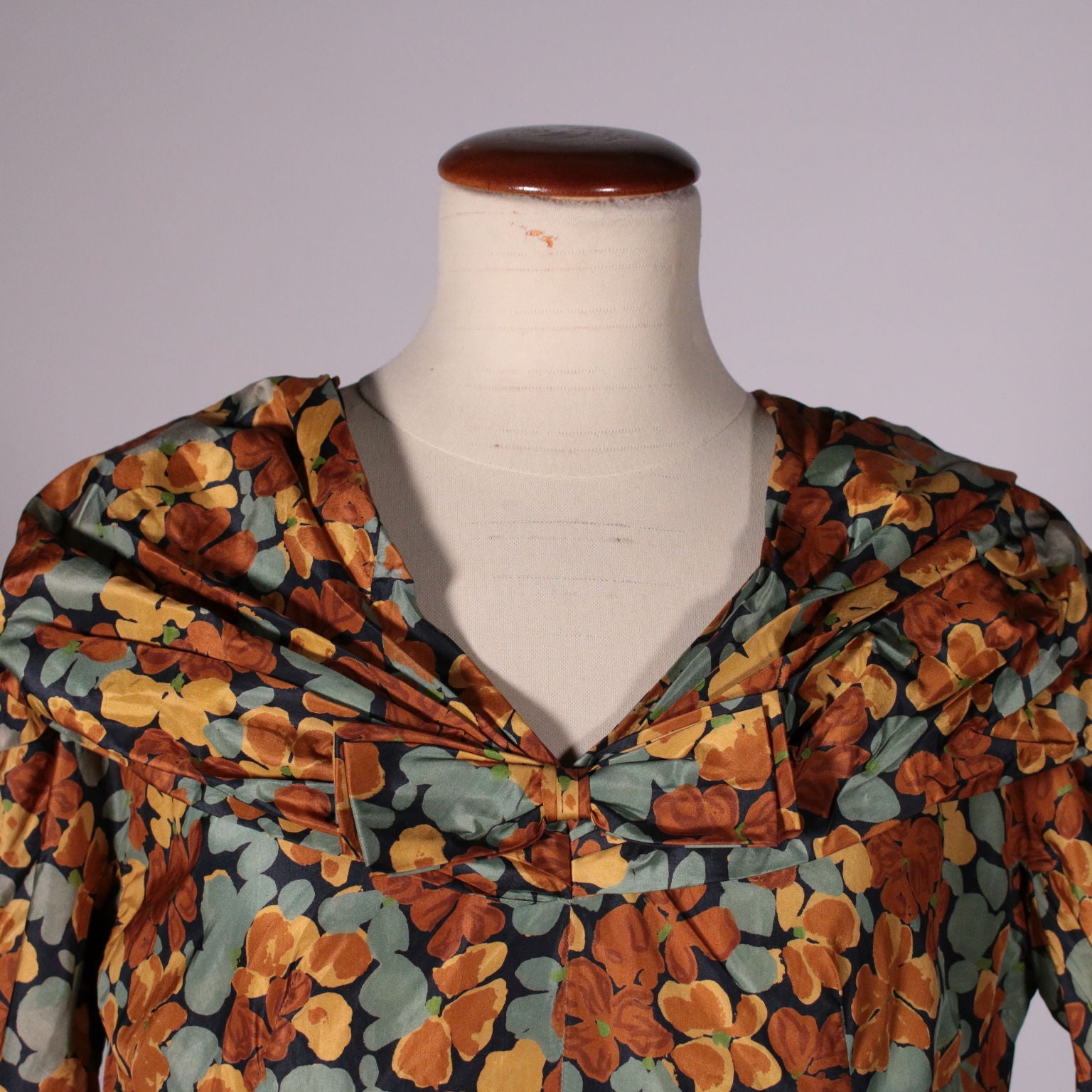 Silk Dress Floral Pattern Vintage 1950s | Clothing & House Linens  Vintage