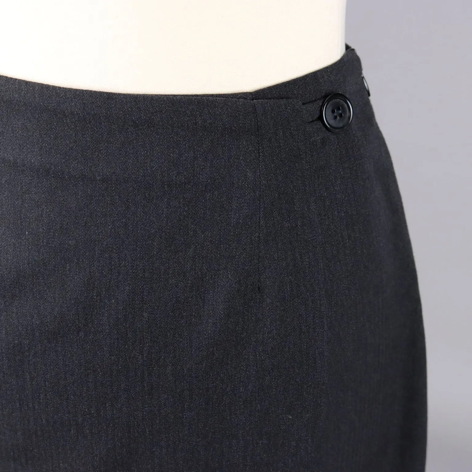 Second Hand Wallet Shaped Skirt by Aspesi Size 14 Pure Wool - Size 14 | Clothing & House Linens | Second hand