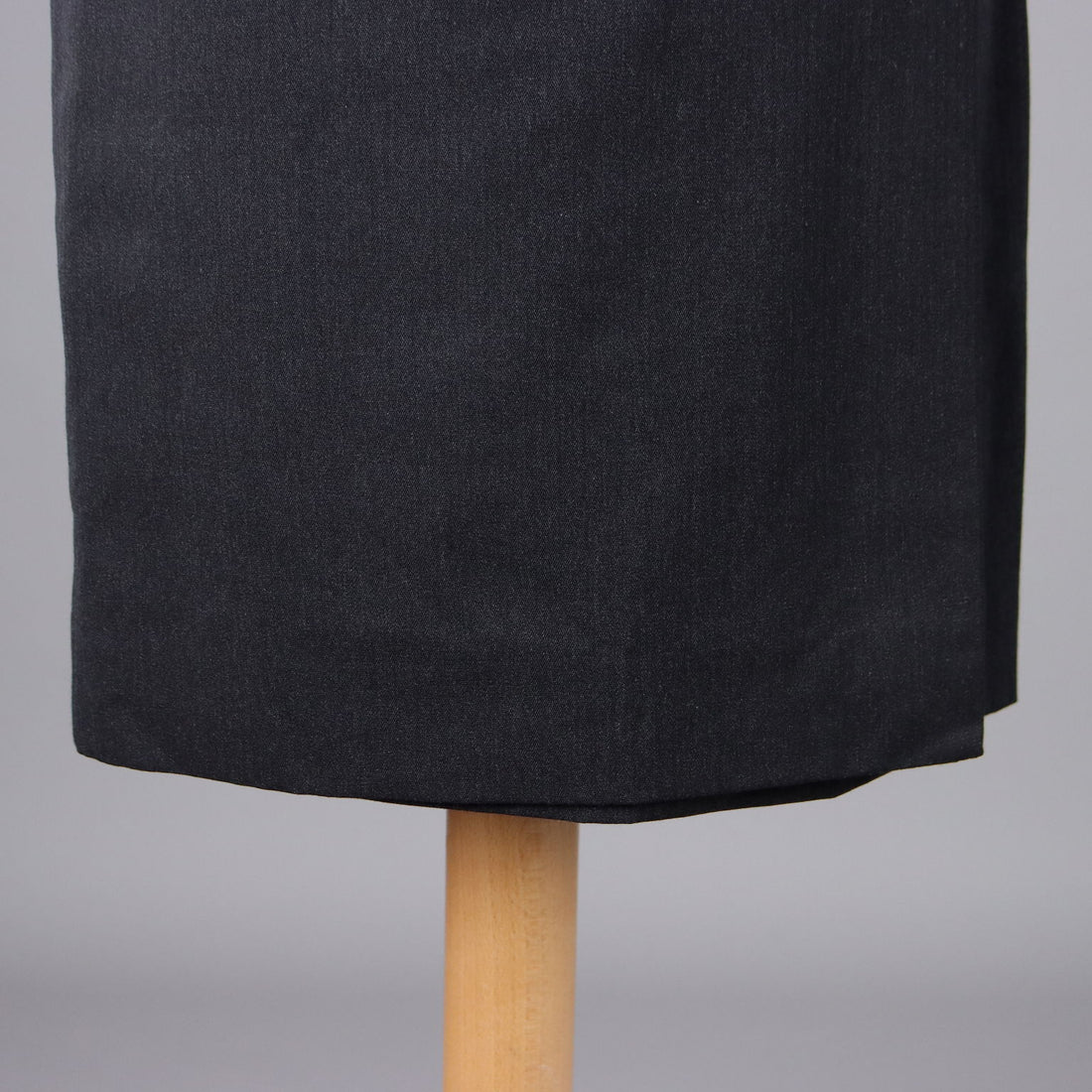 Second Hand Wallet Shaped Skirt by Aspesi Size 14 Pure Wool - Size 14 | Clothing & House Linens  Second hand