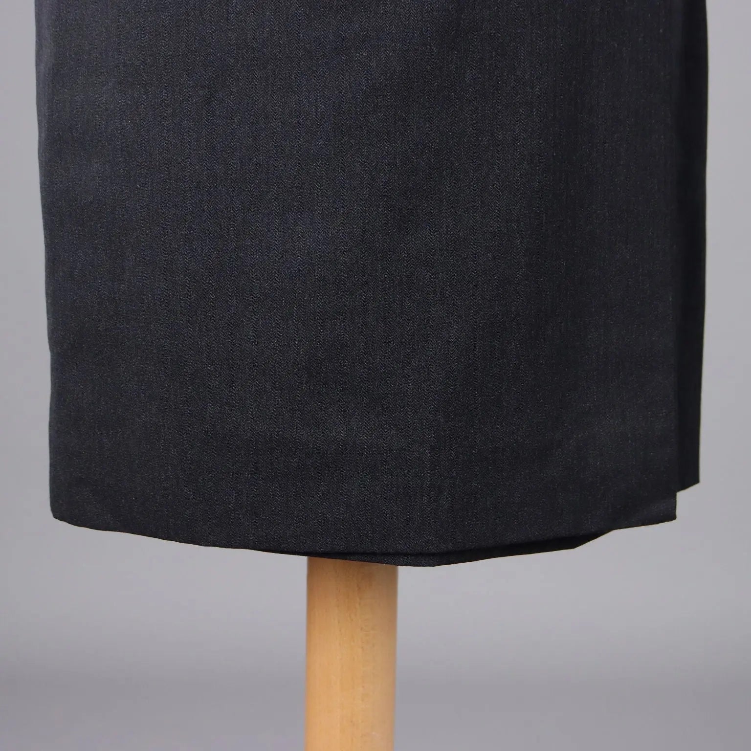 Second Hand Wallet Shaped Skirt by Aspesi Size 14 Pure Wool - Size 14 | Clothing & House Linens | Second hand