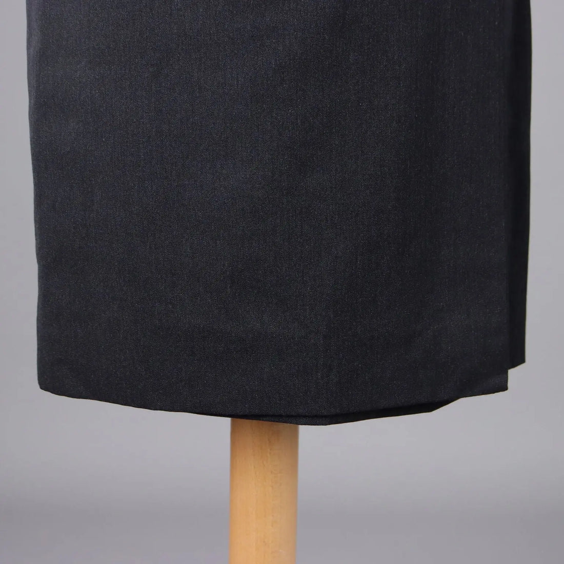 Second Hand Wallet Shaped Skirt by Aspesi Size 14 Pure Wool - Size 14 | Clothing & House Linens | Second hand