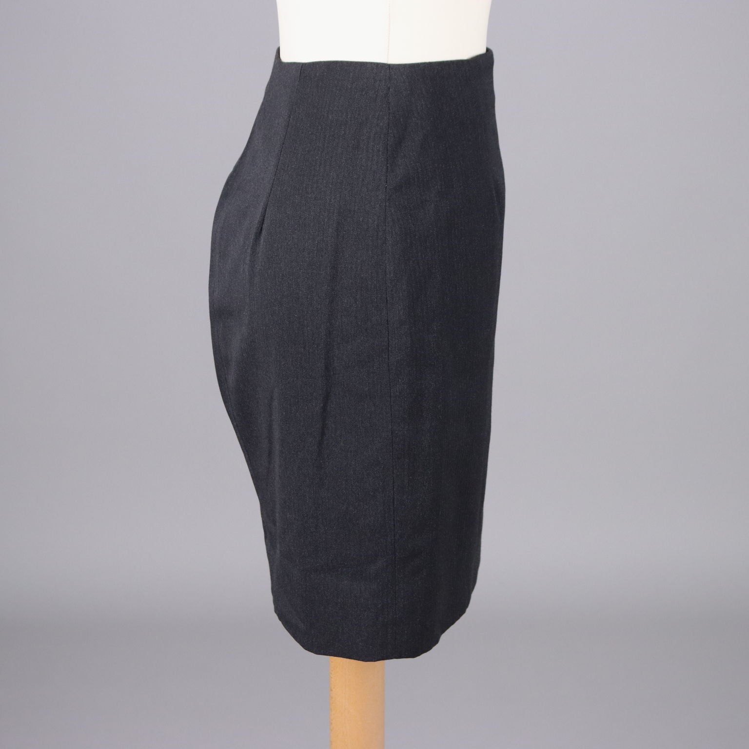 Second Hand Wallet Shaped Skirt by Aspesi Size 14 Pure Wool - Size 14 | Clothing & House Linens  Second hand