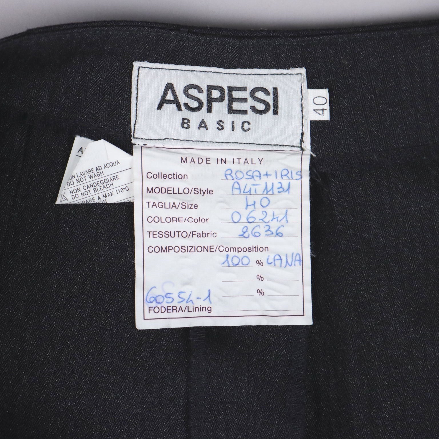 Second Hand Wallet Shaped Skirt by Aspesi Size 14 Pure Wool - Size 14 | Clothing & House Linens  Second hand