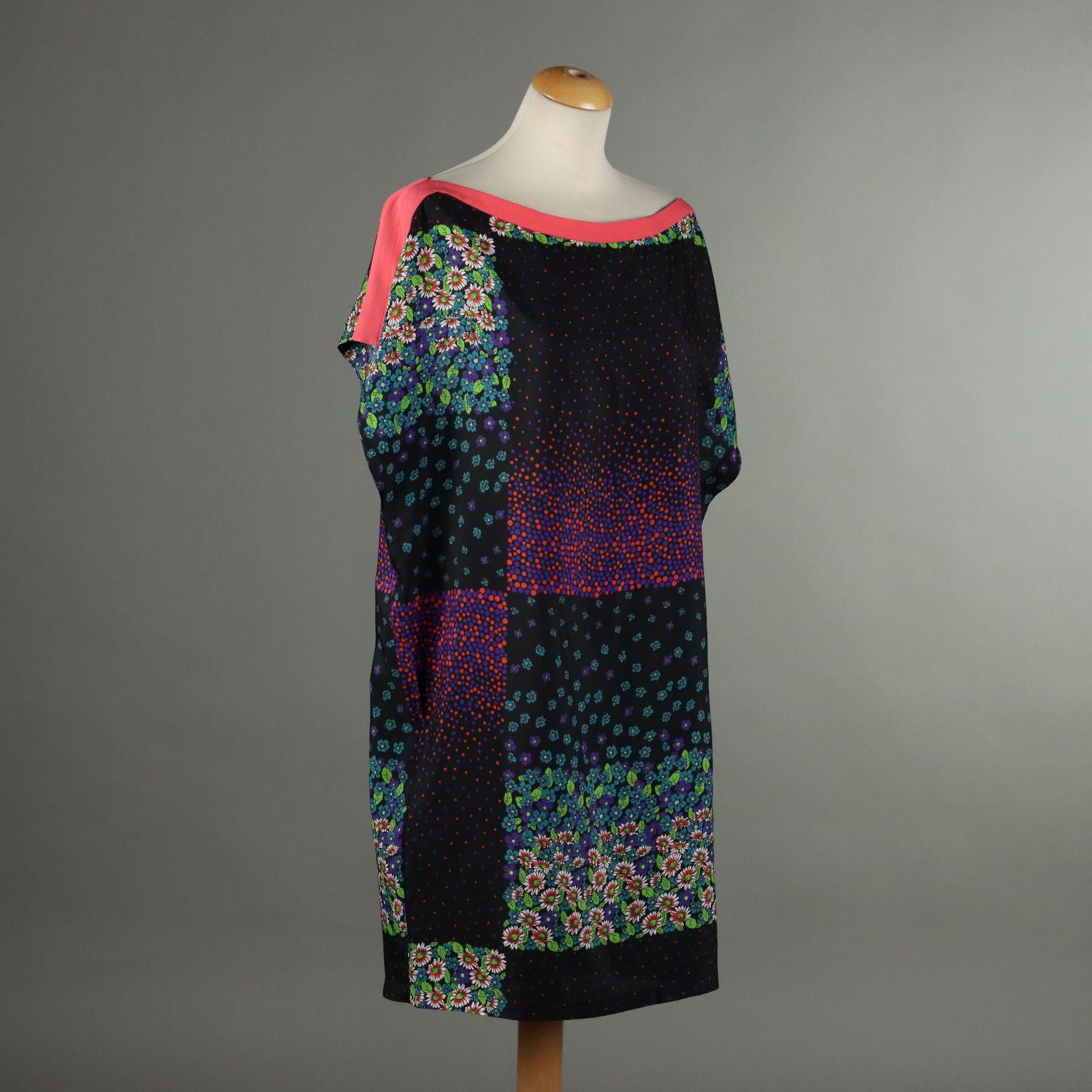  | Clothing & House Linens  Second hand