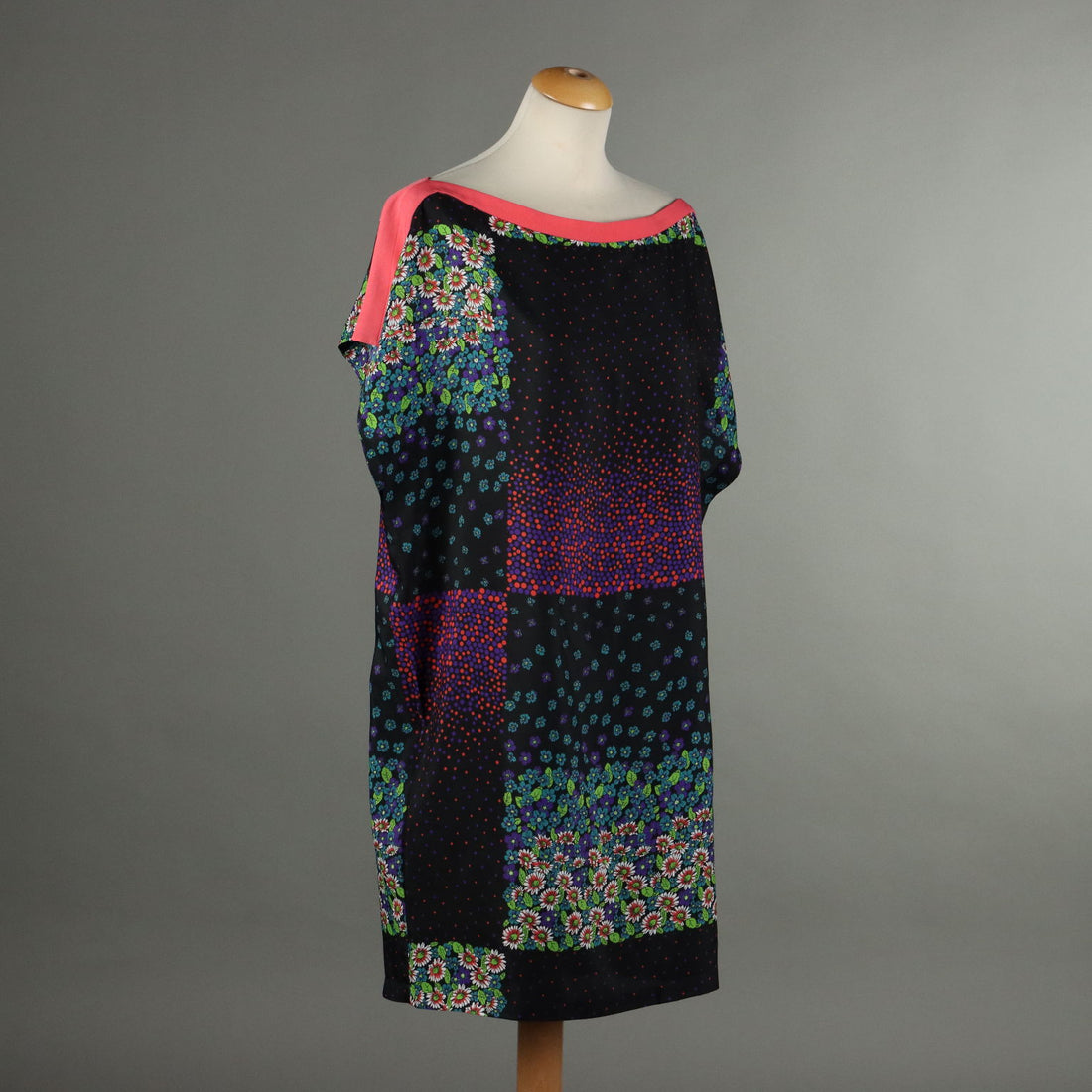  | Clothing & House Linens  Second hand