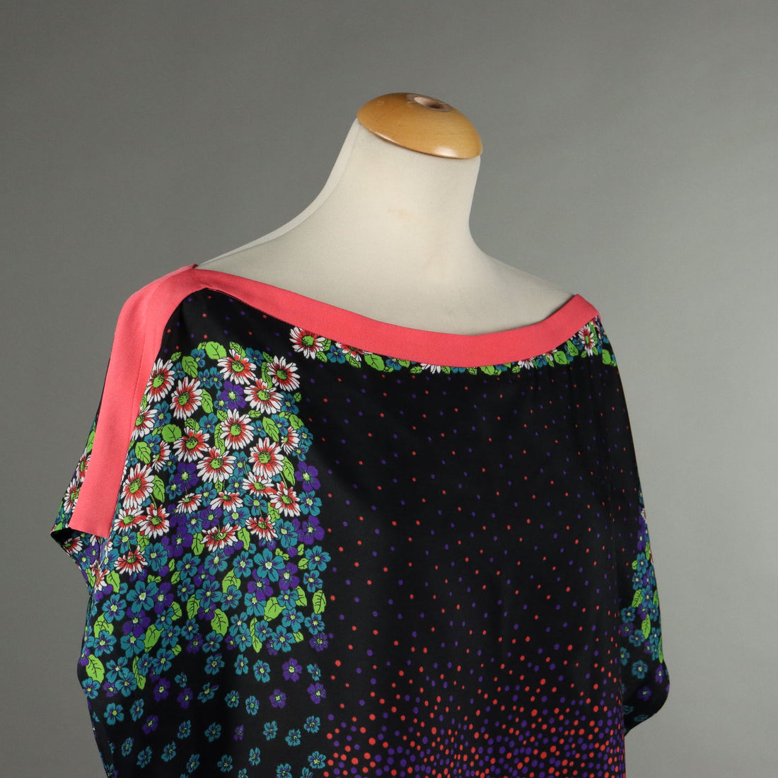  | Clothing & House Linens  Second hand