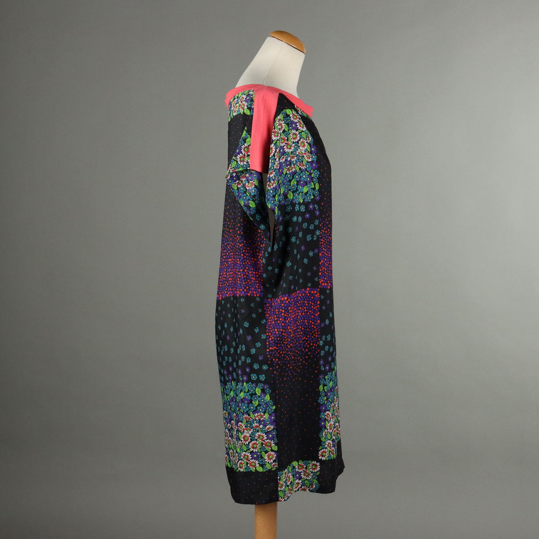  | Clothing & House Linens  Second hand