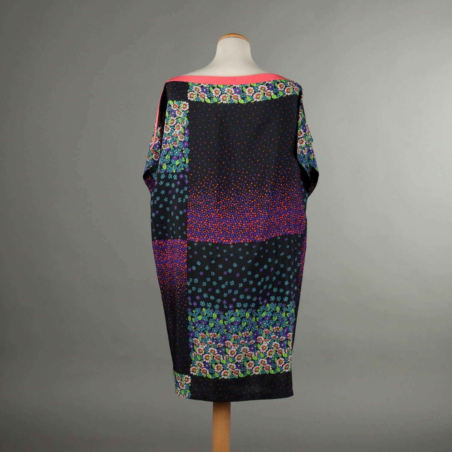  | Clothing & House Linens  Second hand