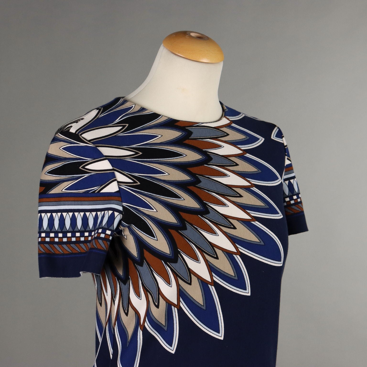  | Clothing & House Linens  Second hand