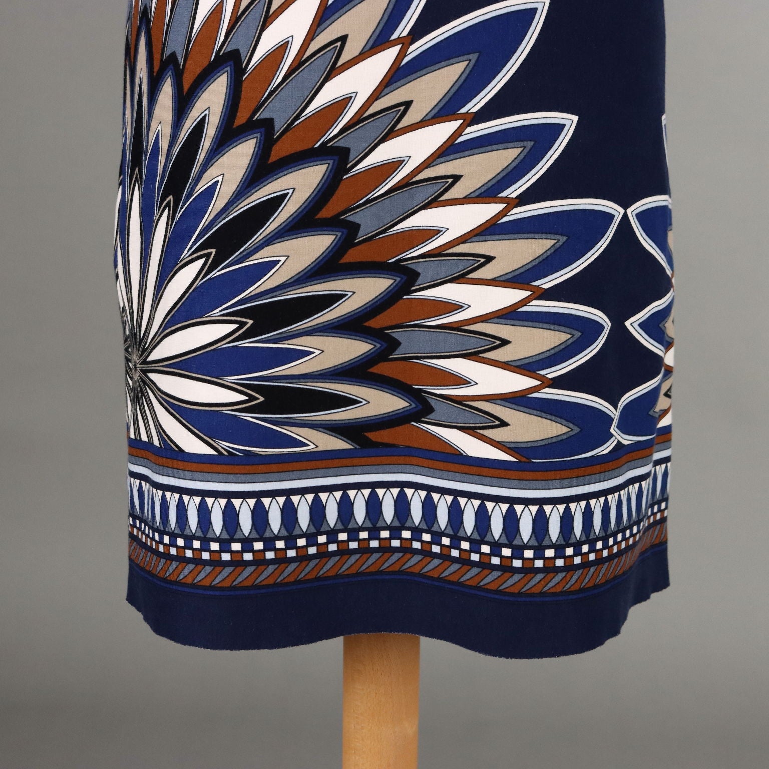  | Clothing & House Linens  Second hand