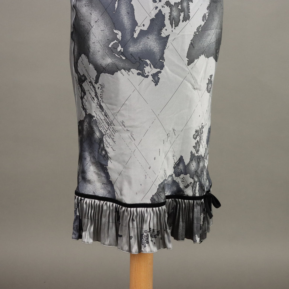  | Clothing & House Linens  Second hand