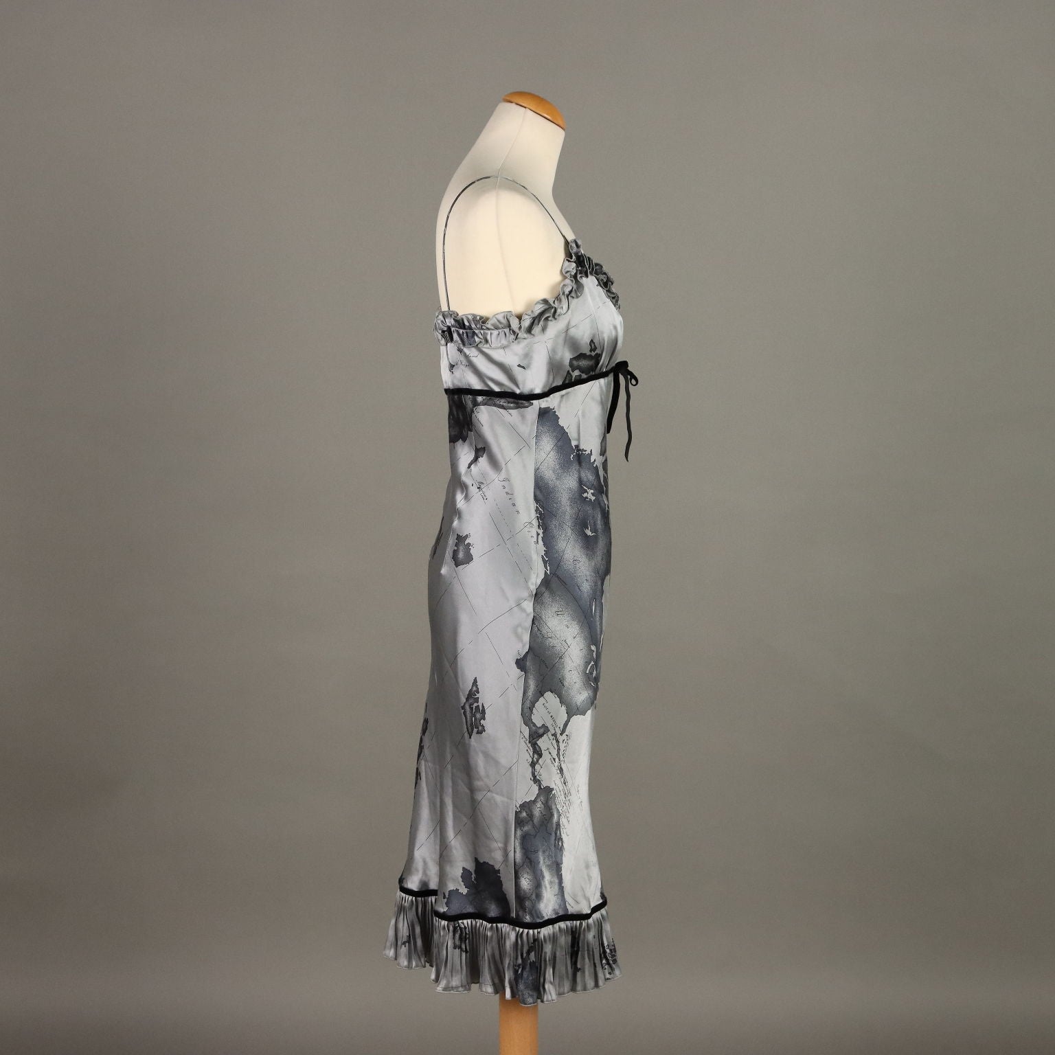  | Clothing & House Linens  Second hand