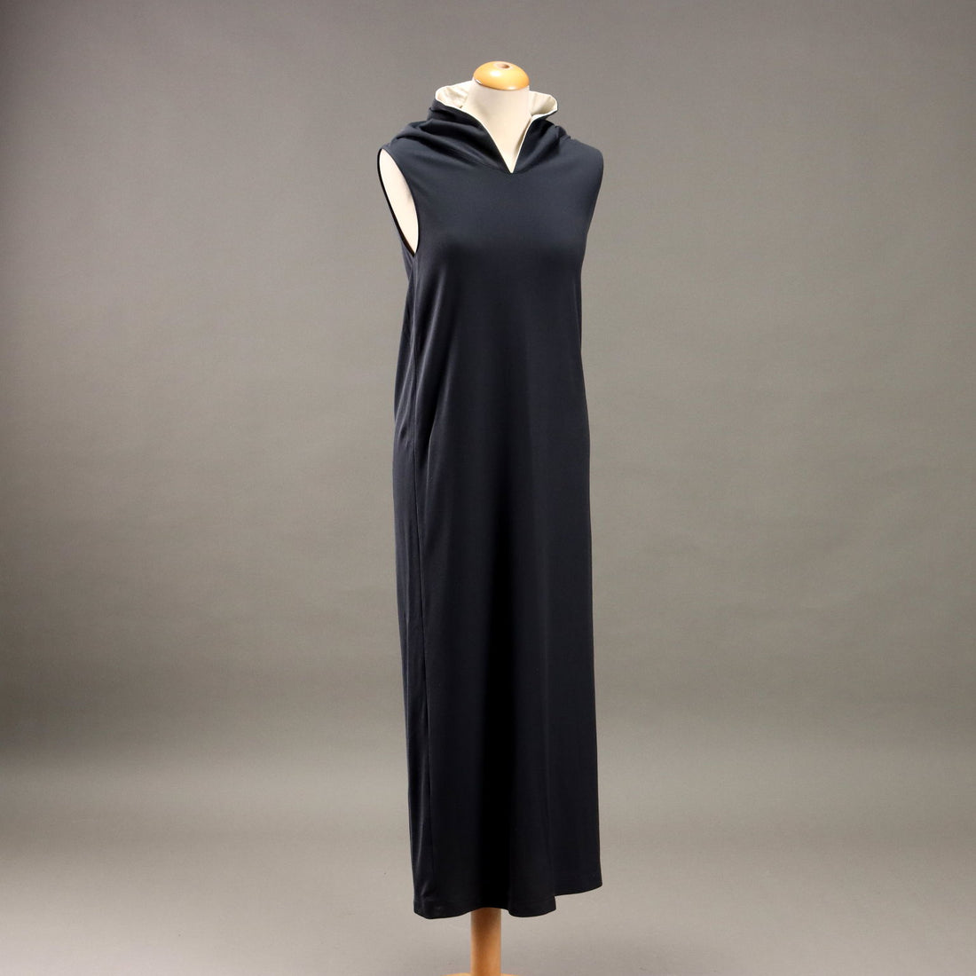  | Clothing & House Linens  Second hand