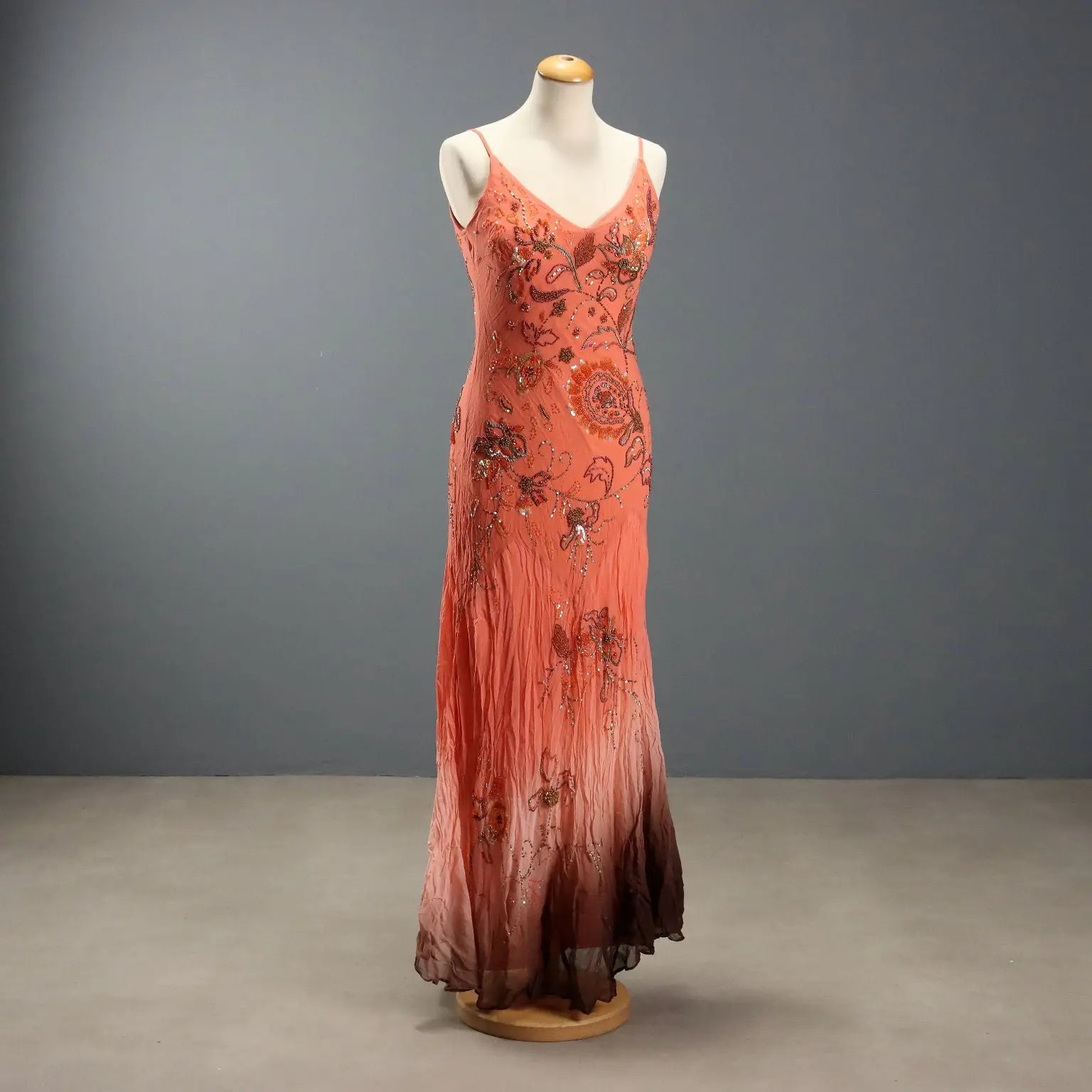Sue Wong Embroidered Silk Dress V-Shaped Neck Size 12 USA