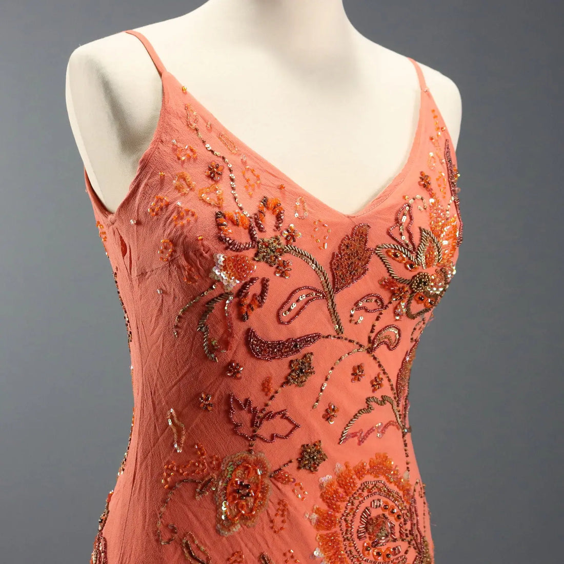 Sue Wong Embroidered Silk Dress V-Shaped Neck Size 12 USA